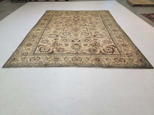 Hand-Knotted Wool Rug Tabriz 9'6" x 12'3"