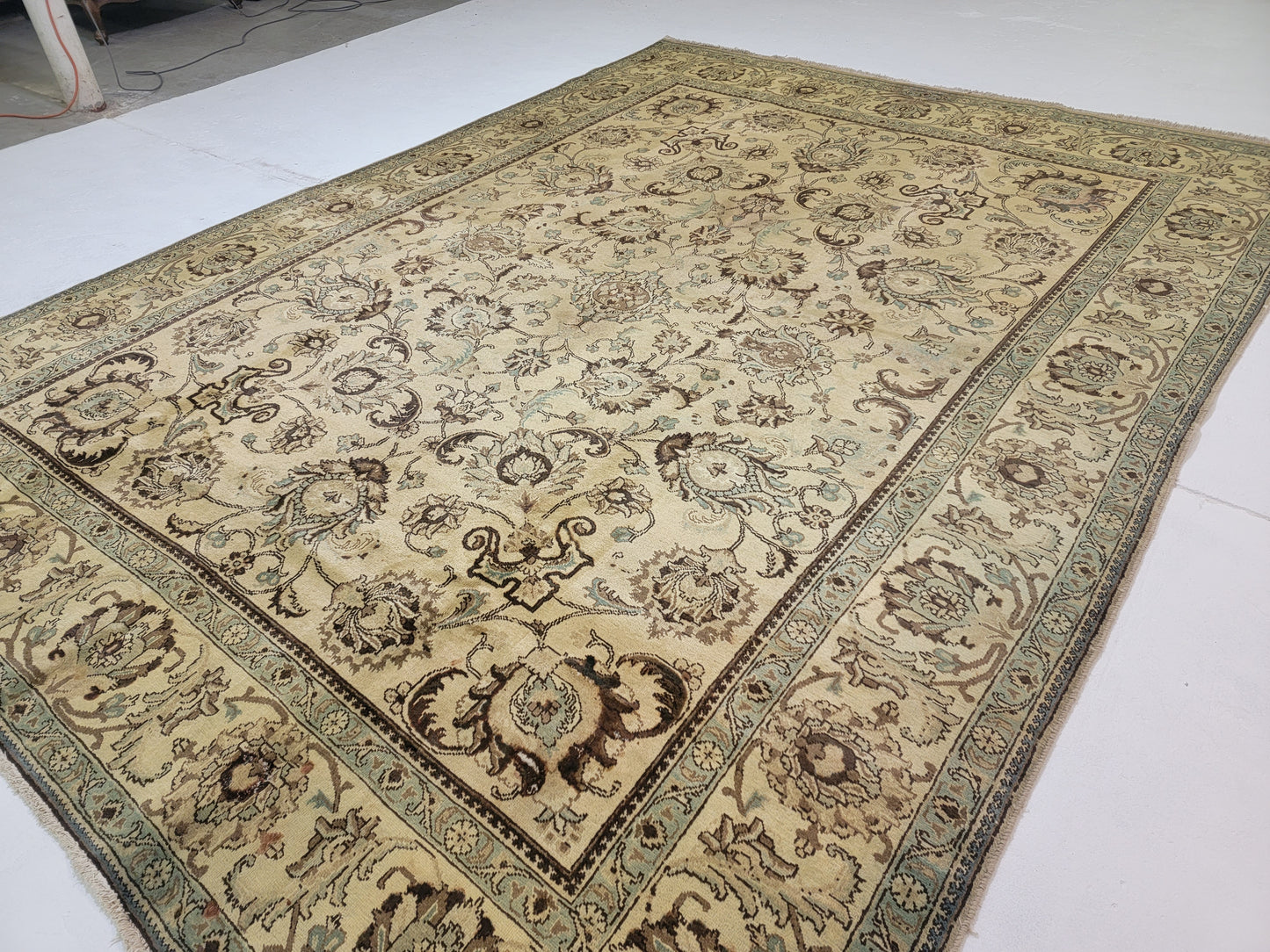 Hand-Knotted Wool Rug Tabriz 9'6" x 12'3"