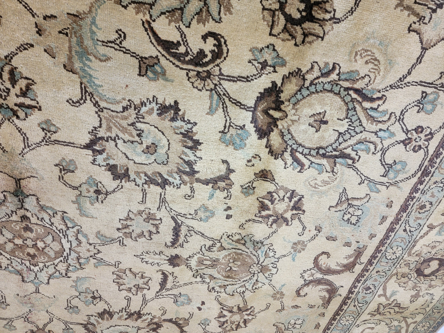 Hand-Knotted Wool Rug Tabriz 9'6" x 12'3"