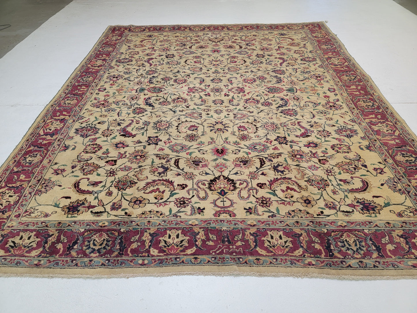 Hand-Knotted Wool Rug Kashmar 9'8" x 12'6"