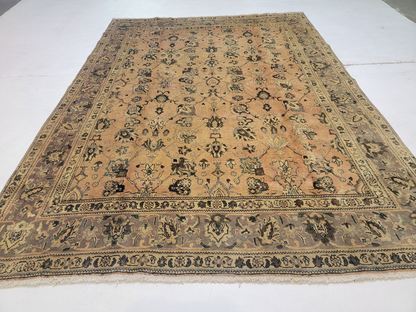Hand-Knotted Wool Rug Tabriz 9'6"x12'6"