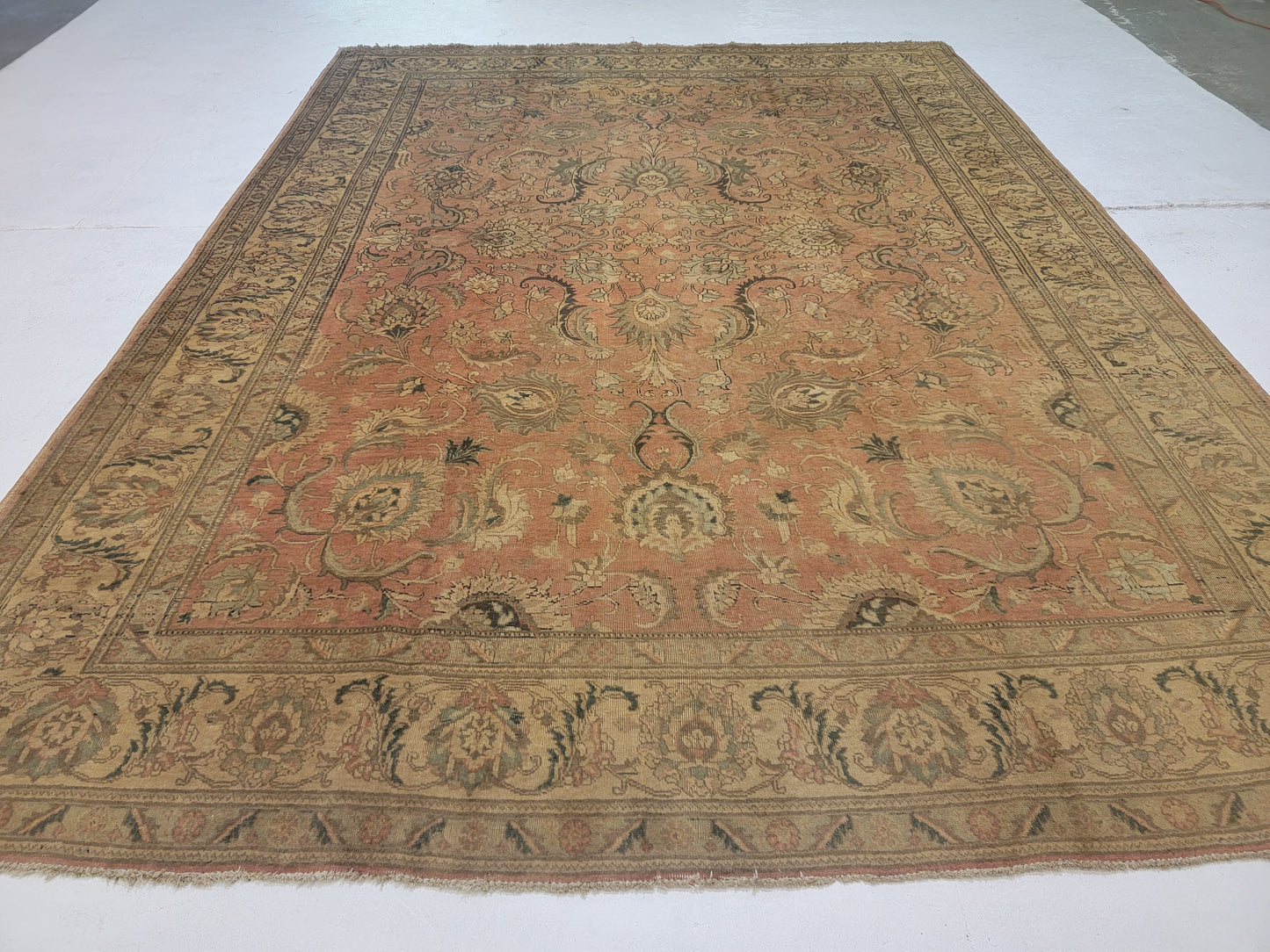 Hand-Knotted Wool Rug Tabriz 9'6"x12'6"