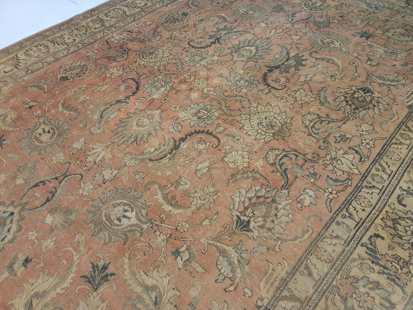 Hand-Knotted Wool Rug Tabriz 9'6"x12'6"