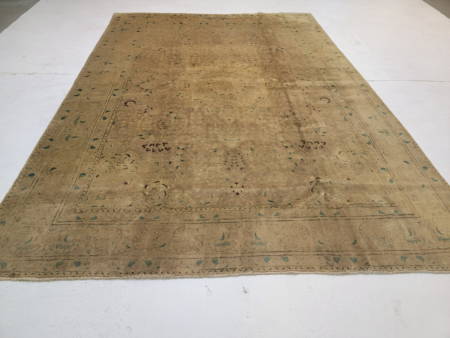 Hand-Knotted Wool Rug Tabriz 9'2" x 12'3"