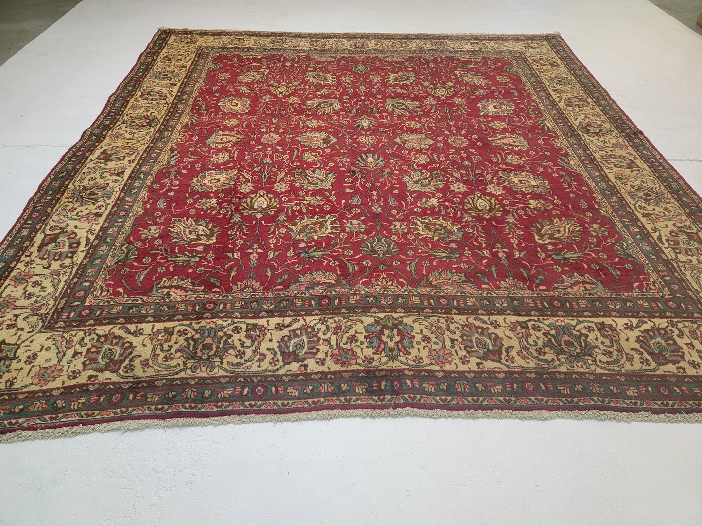 Hand-Knotted Wool Rug Tabriz 9'6"x12'3"