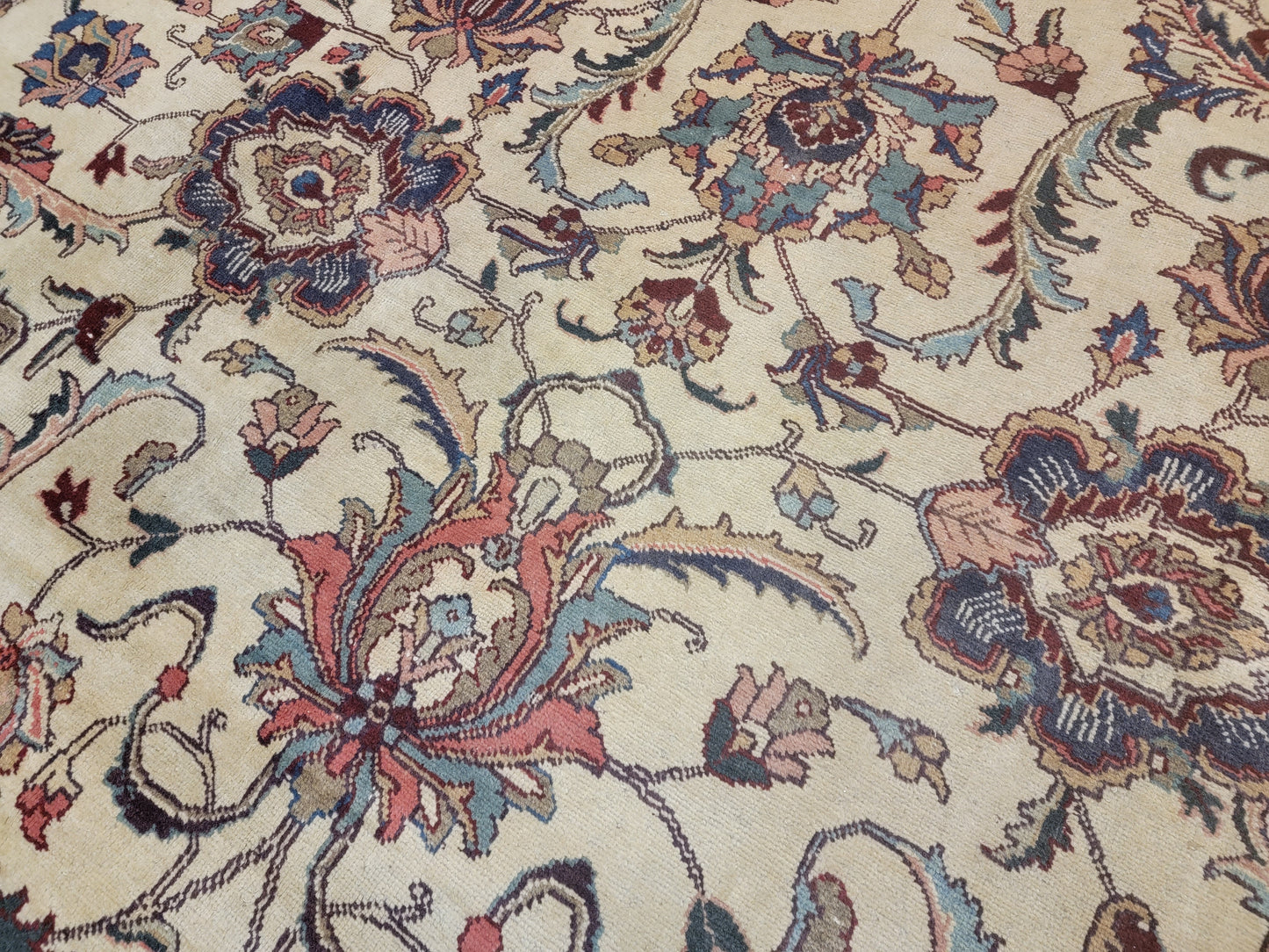 Hand-Knotted Wool Rug Tabriz 9'9'"x12'7"