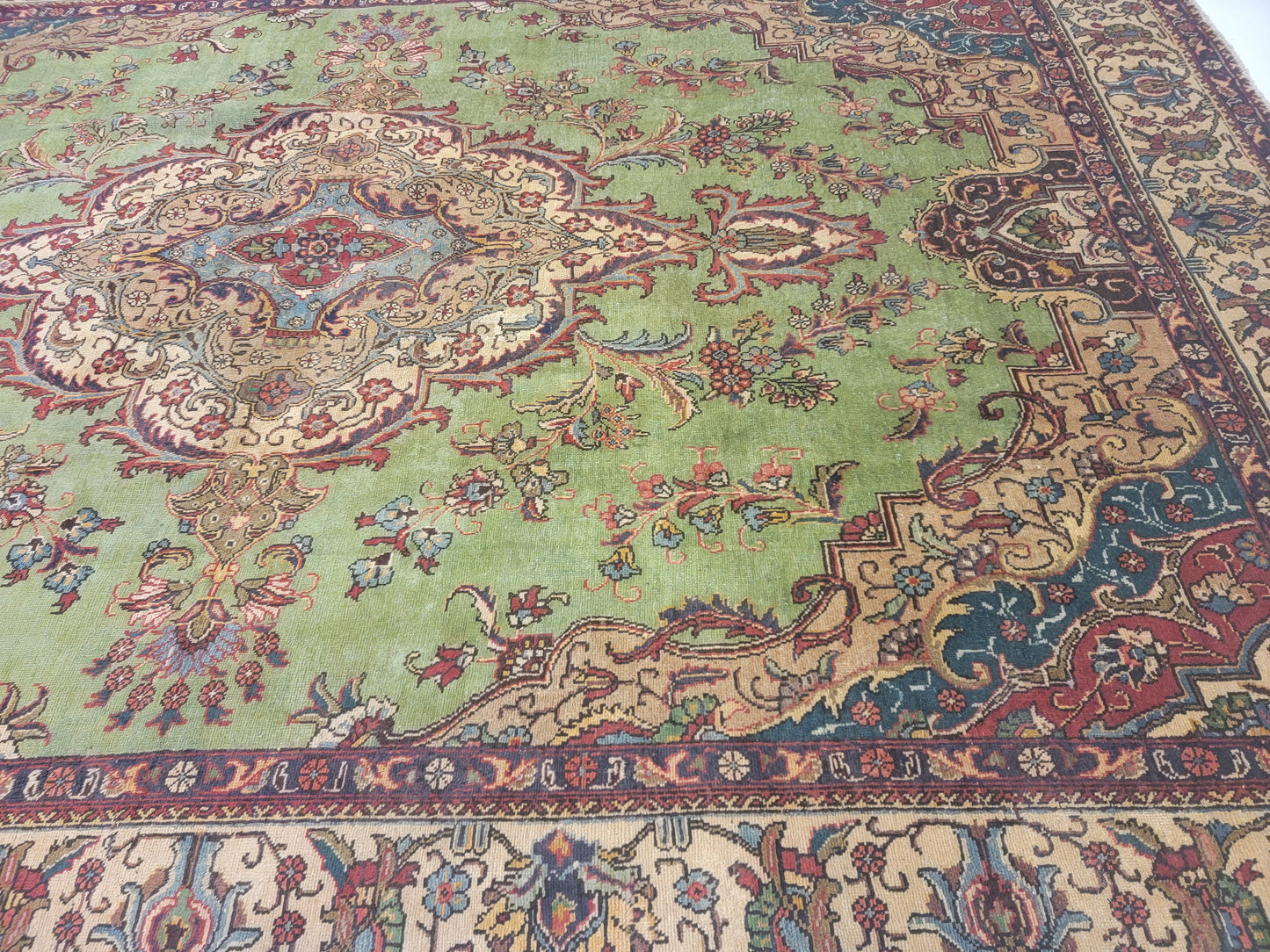 Hand-Knotted Wool Rug Tabriz Medallion 9'.8" x 12'8"
