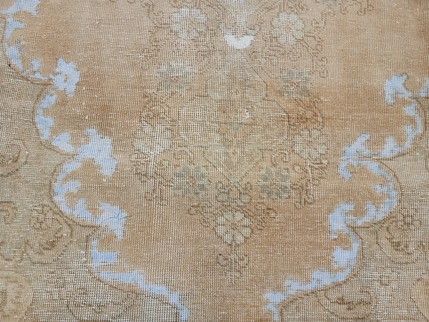 Hand-Knotted Wool Rug Tabriz destressed white 9'4" x 13'4"