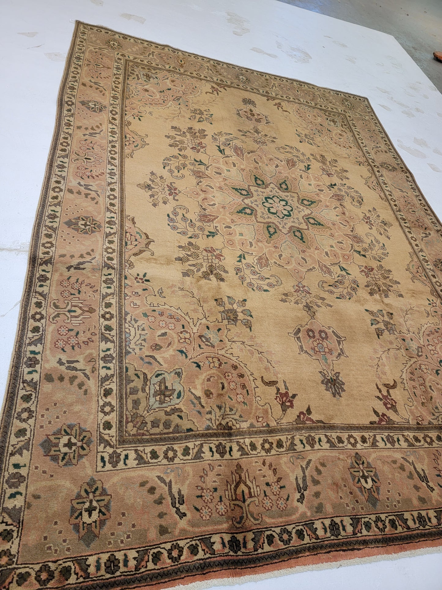 Hand-Knotted Wool Rug Tabriz Tea wash 8' x 11'2"