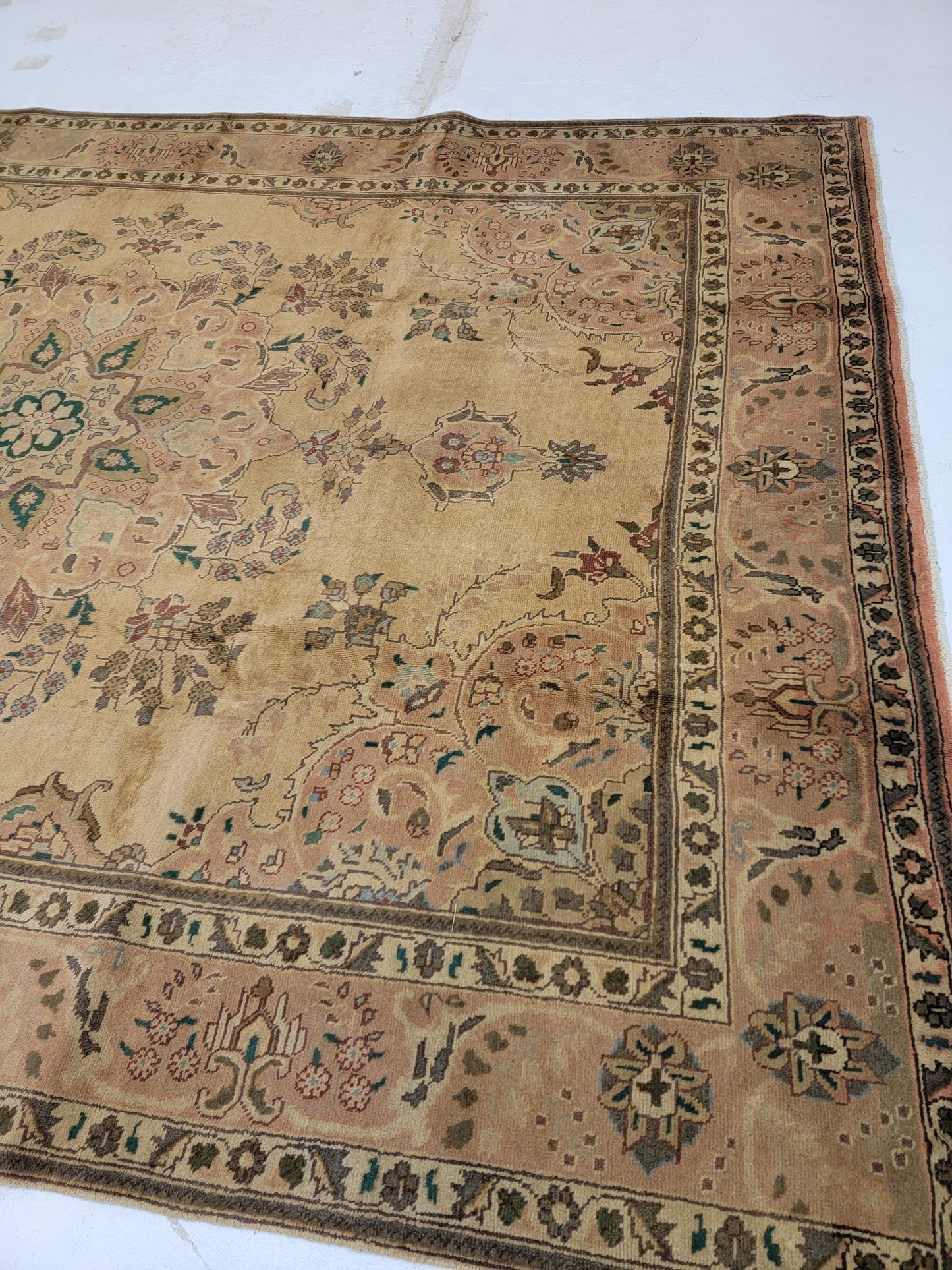Hand-Knotted Wool Rug Tabriz Tea wash 8' x 11'2"
