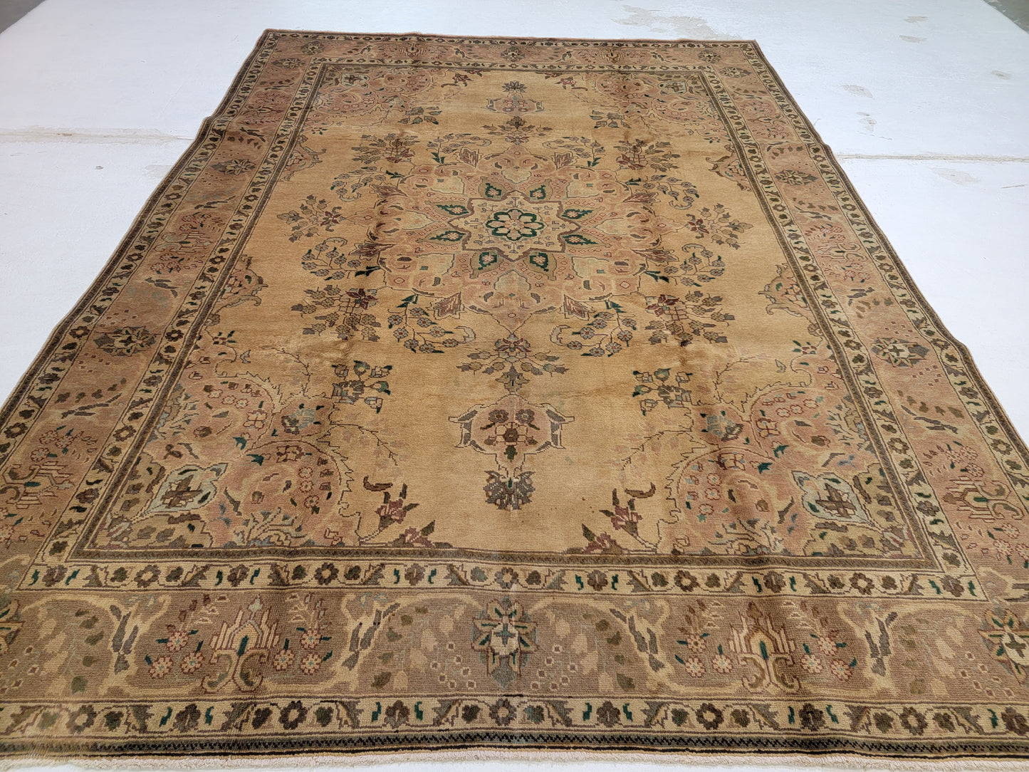 Hand-Knotted Wool Rug Tabriz Tea wash 8' x 11'2"