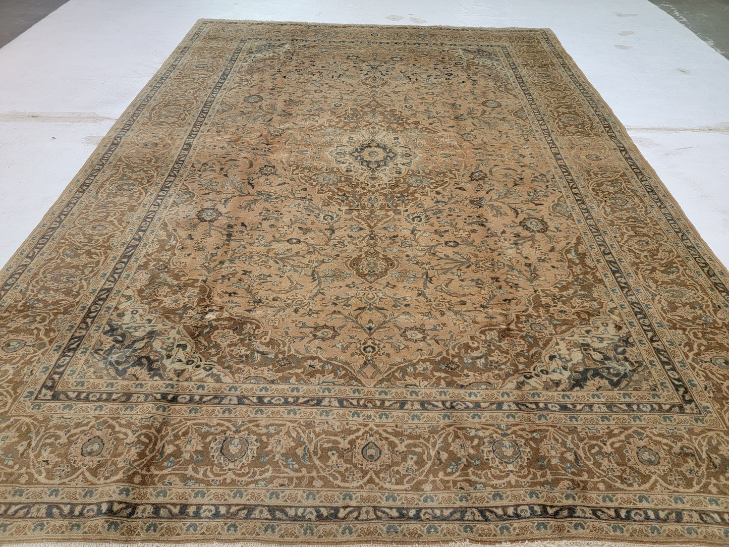 Hand-Knotted Wool Rug Persian Kashan Medallion 9'4" x 12'11"