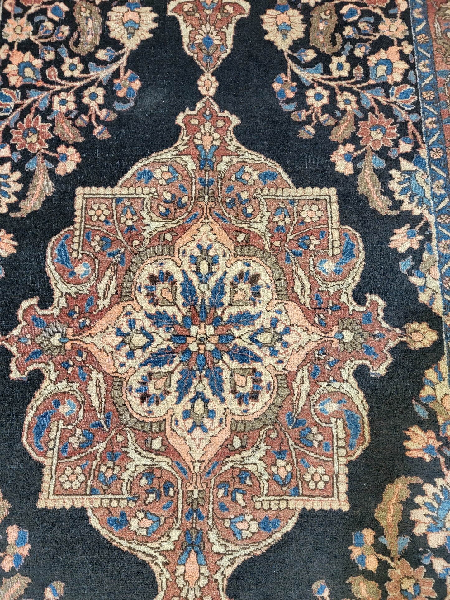 Hand-Knotted Wool Rug Persian Semnan 4'1" x 6'3"