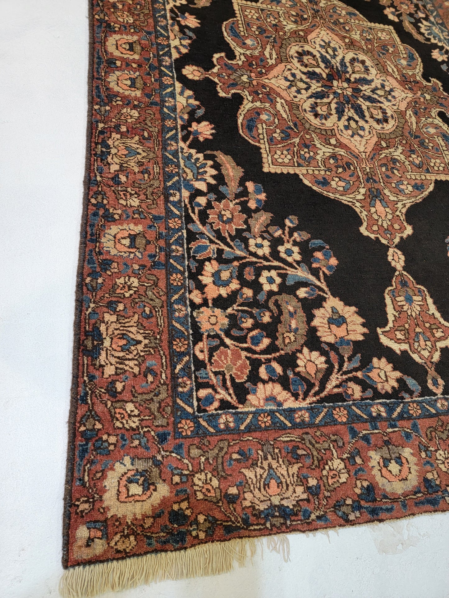 Hand-Knotted Wool Rug Persian Semnan 4'1" x 6'3"