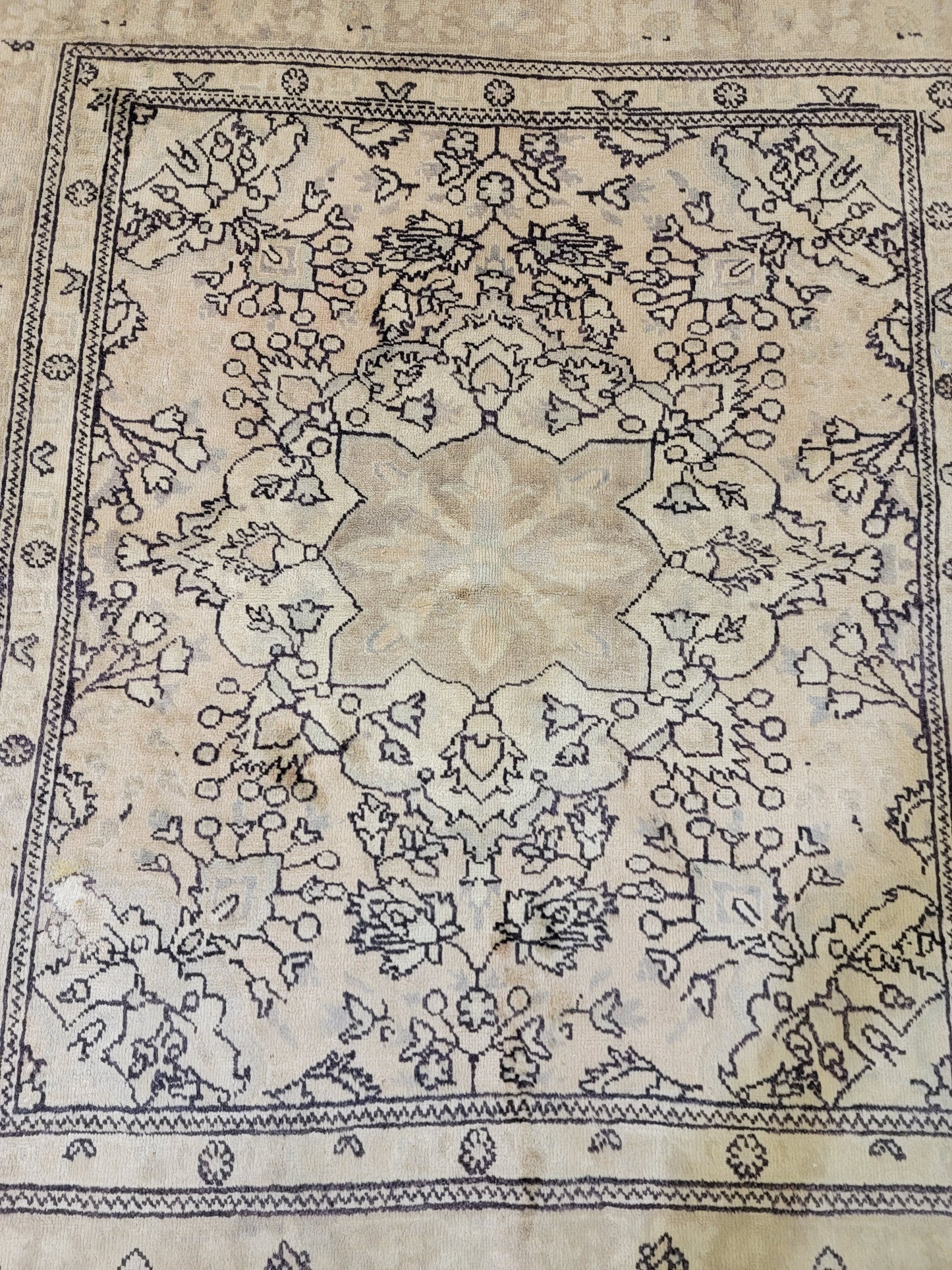 Hand-Knotted Wool Persian Hamedan 4'7" x 5'2"