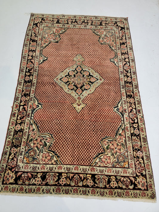 Hand-Knotted Wool Rug mahal 4' 1" x 6'7"