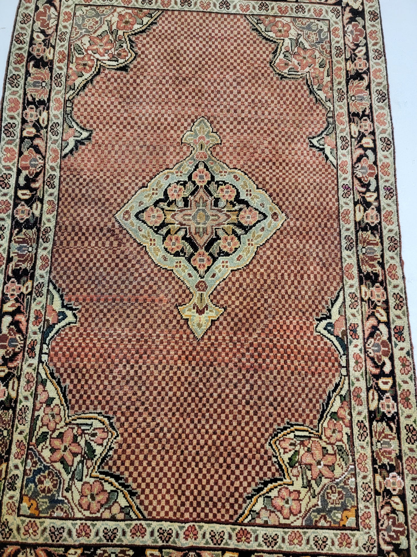 Hand-Knotted Wool Rug mahal 4' 1" x 6'7"