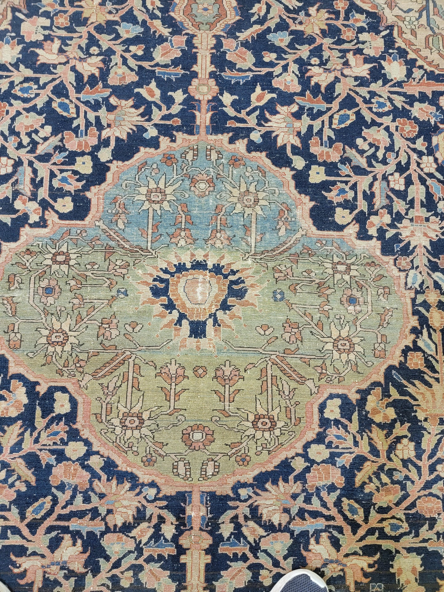 Hand-Knotted Wool Rug Farahan 4'6" x 6'4"