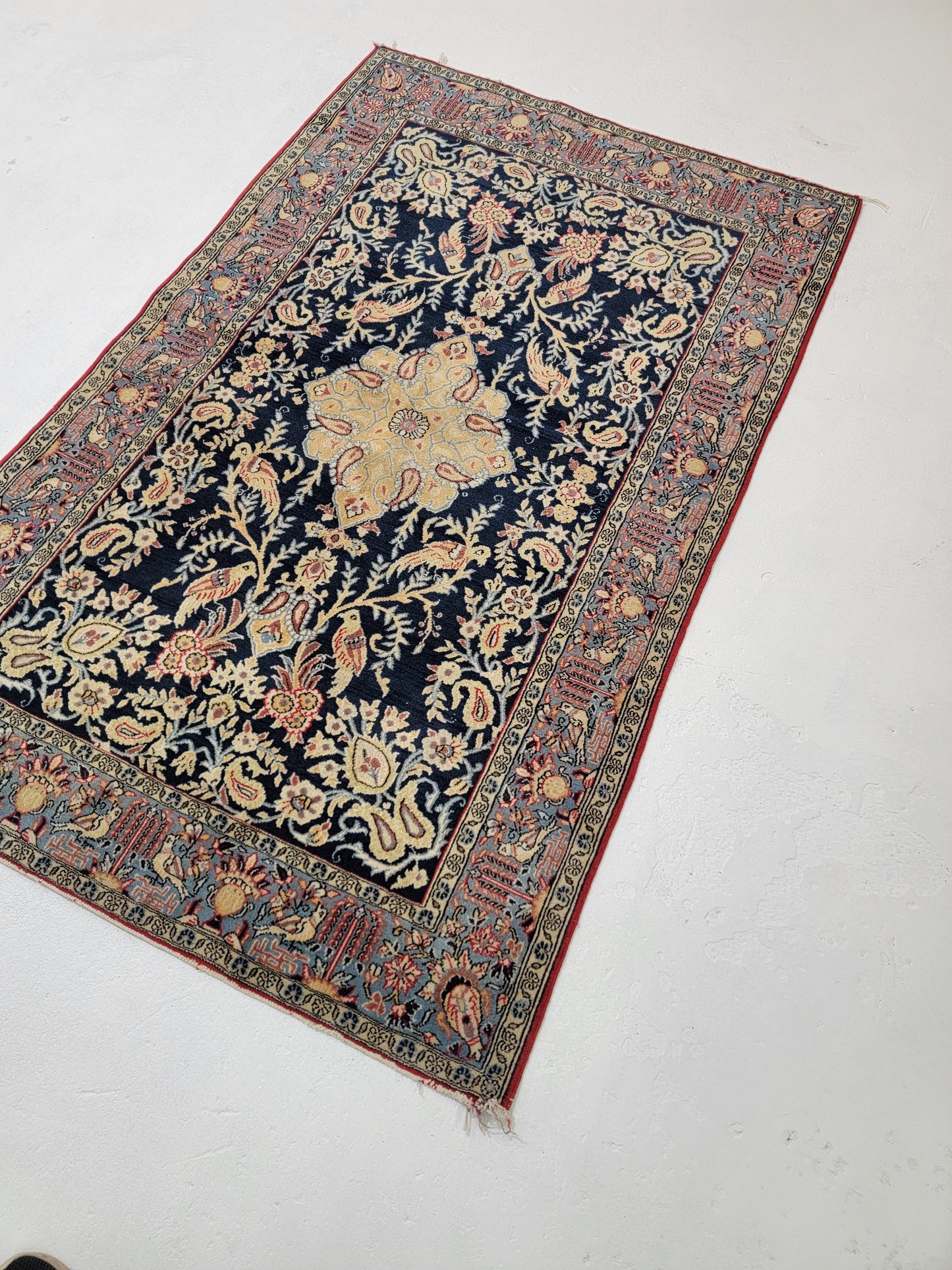Hand-Knotted Wool Rug Qum 3'5" x 5'5" Medallion
