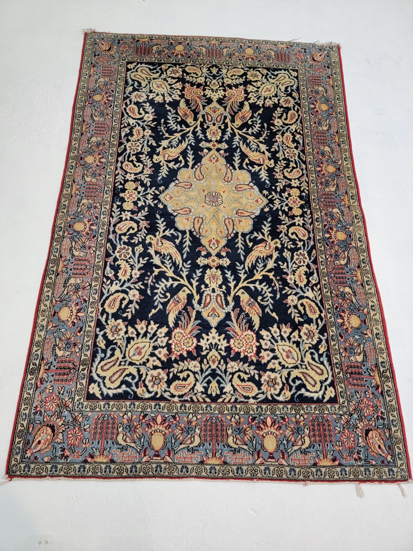 Hand-Knotted Wool Rug Qum 3'5" x 5'5" Medallion