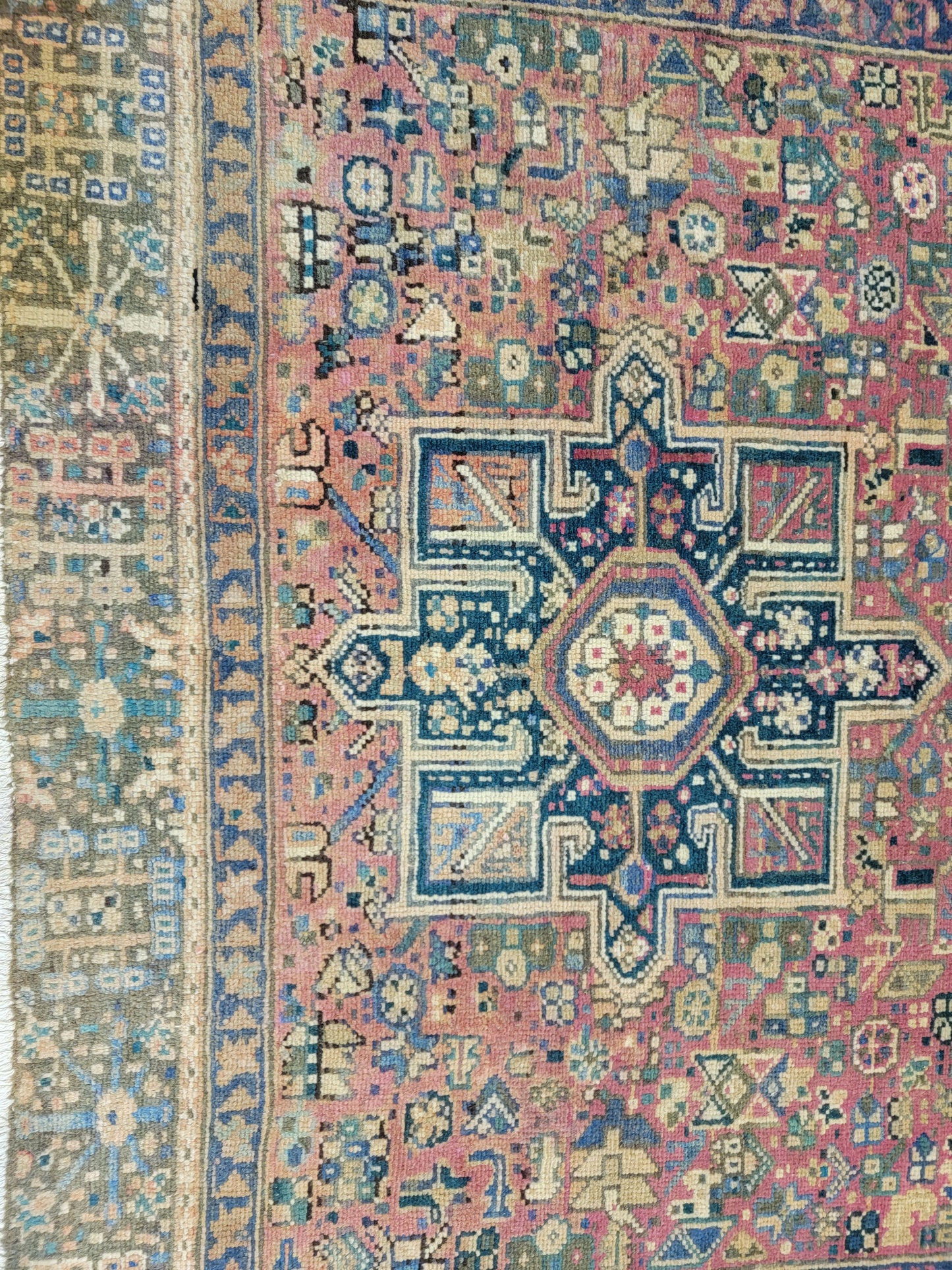 Hand-Knotted Wool Heriz Karajeh 4'4"x6'4'
