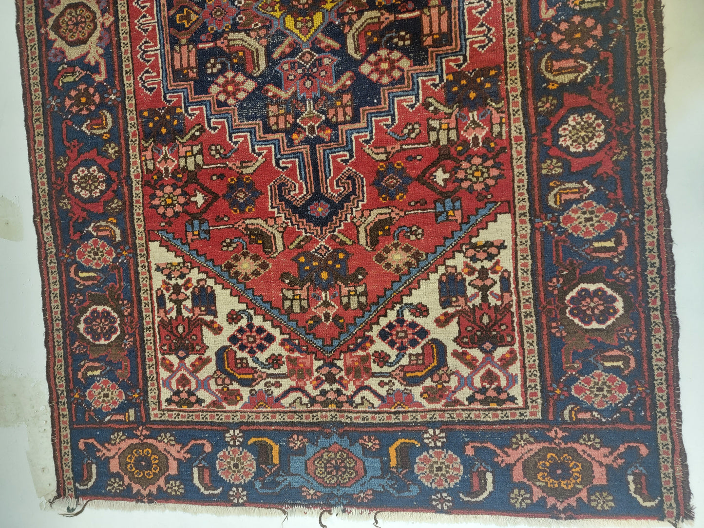 Hand-Knotted Wool Persian Serapi malayer Medallion 4'4 x6'6"