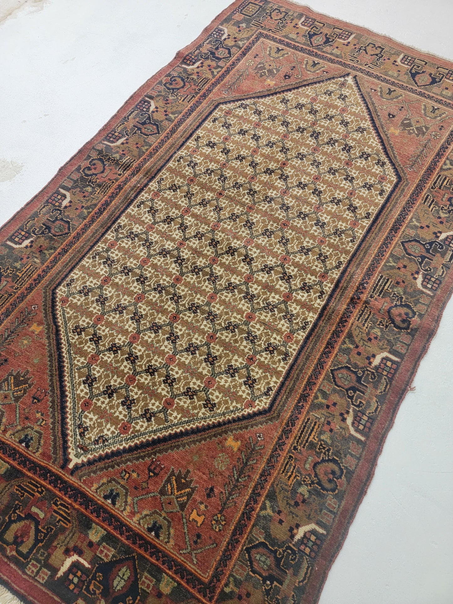 Hand-Knotted Wool Rug Malayer 4'3" x 6'3"