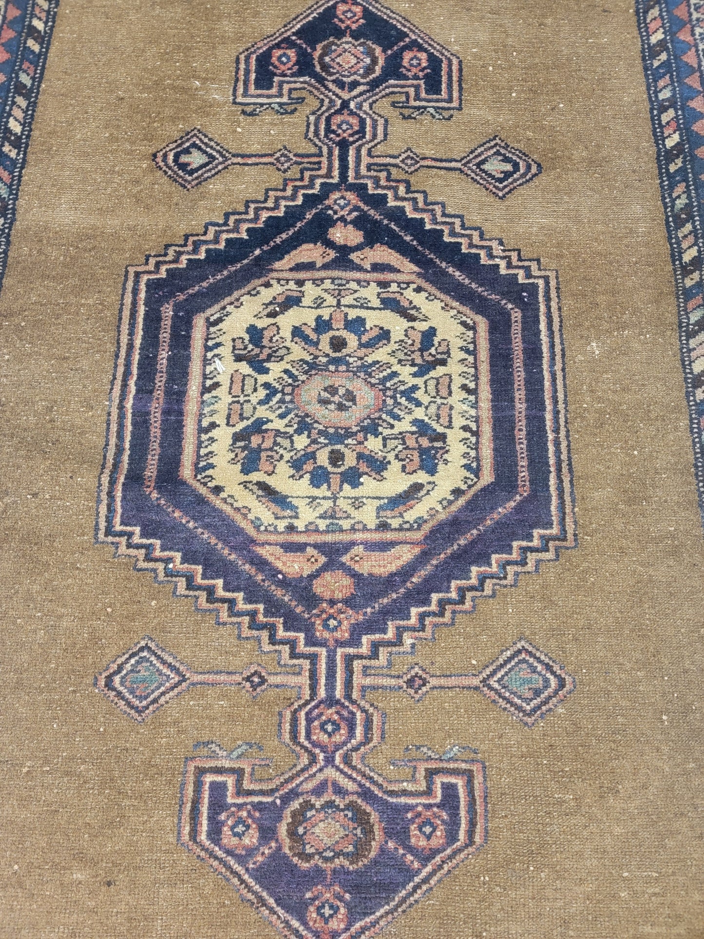Hand-Knotted Wool Rug Sarab 4' x 6'7"