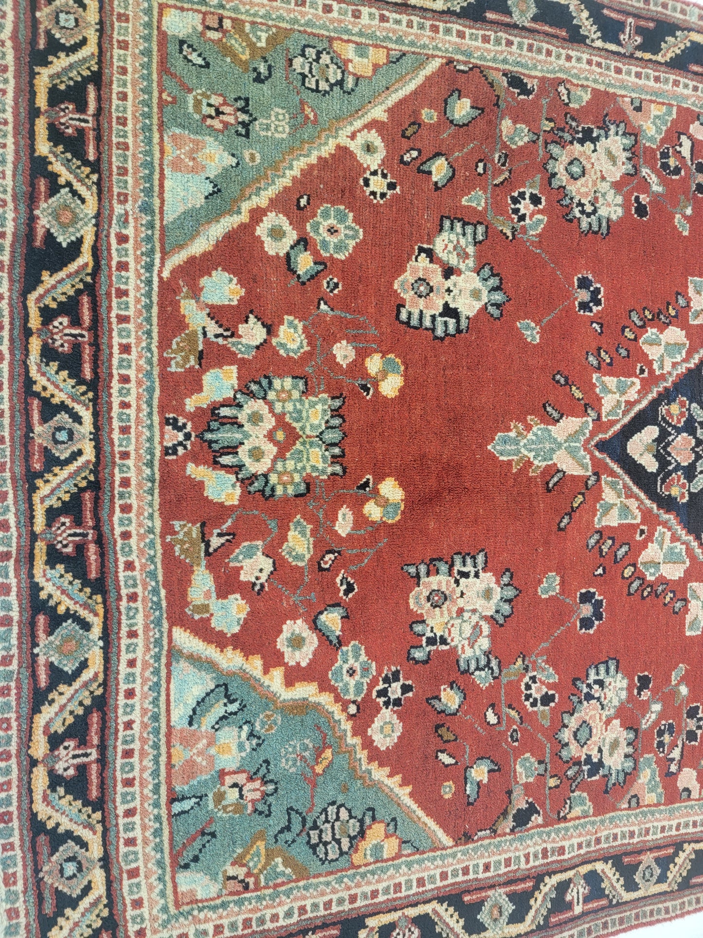 Hand-Knotted Wool Rug Mahal 4'5" x 6'6"