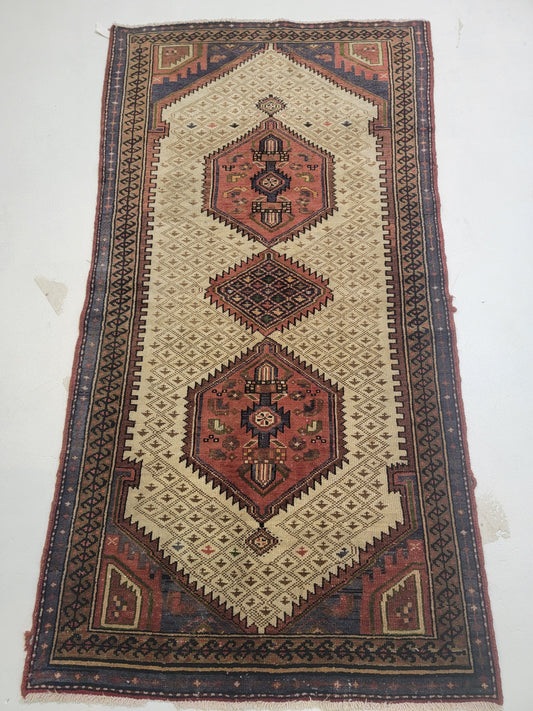 Hand-Knotted Wool Runner Sarab 3'5" x 6'7"