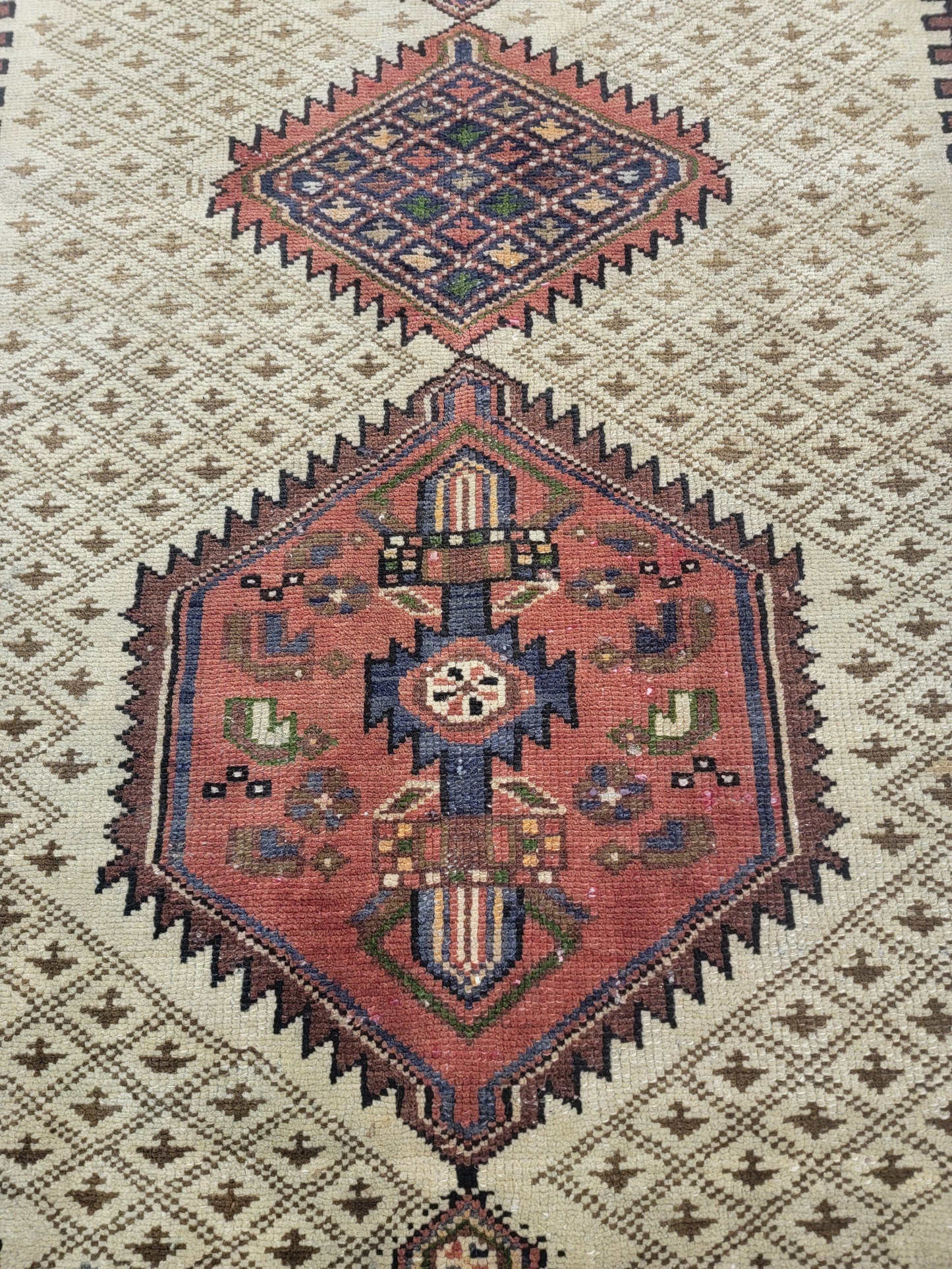 Hand-Knotted Wool Runner Sarab 3'5" x 6'7"