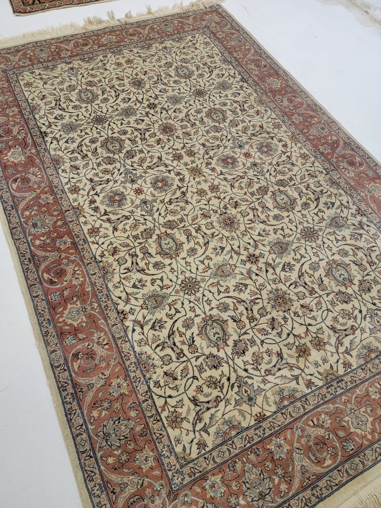 Hand-Knotted Wool Rug Pakistan 4'7" x 7'3"