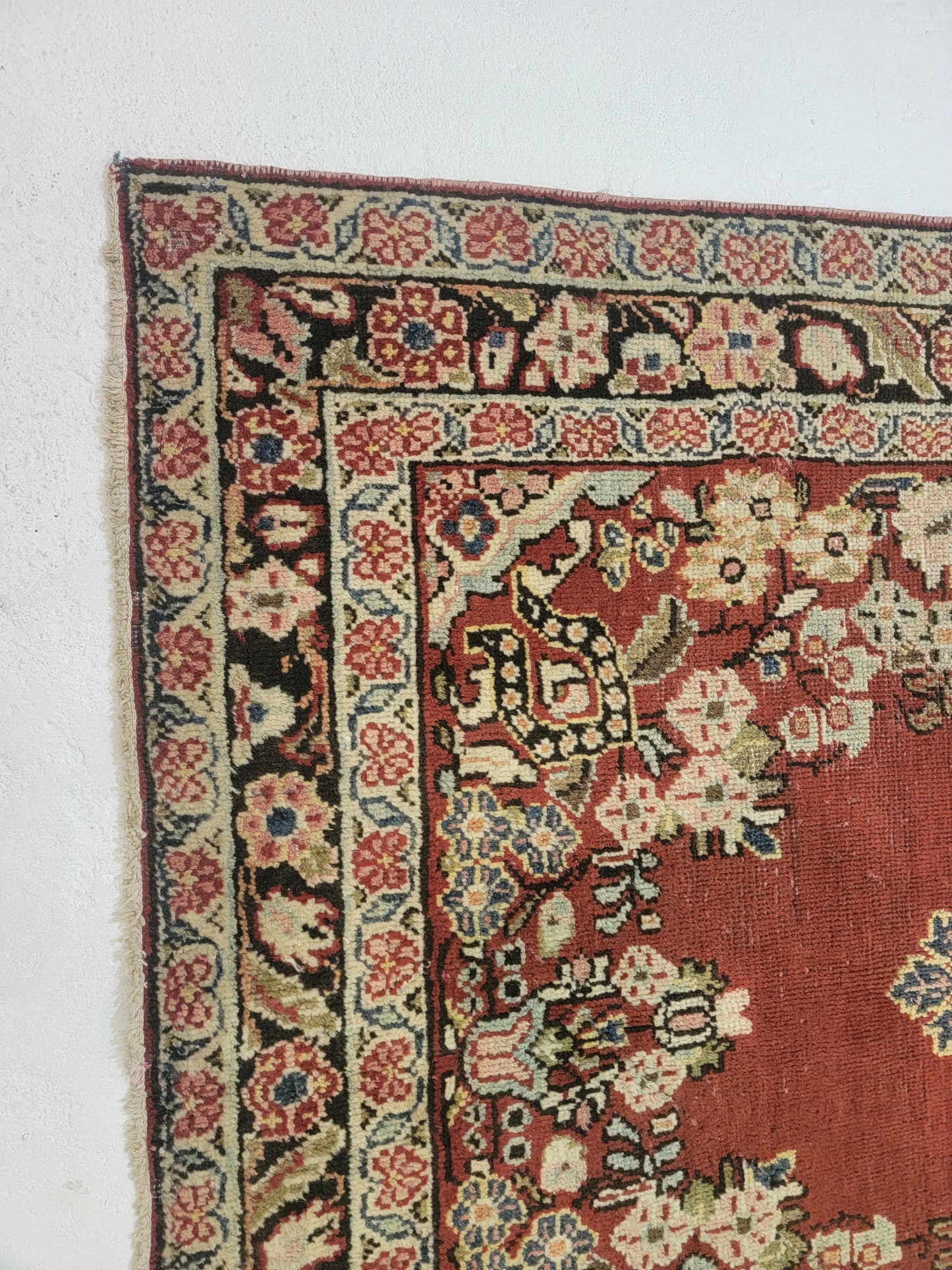 Hand-Knotted Wool Rug Mahal 4'1" x 6'8"