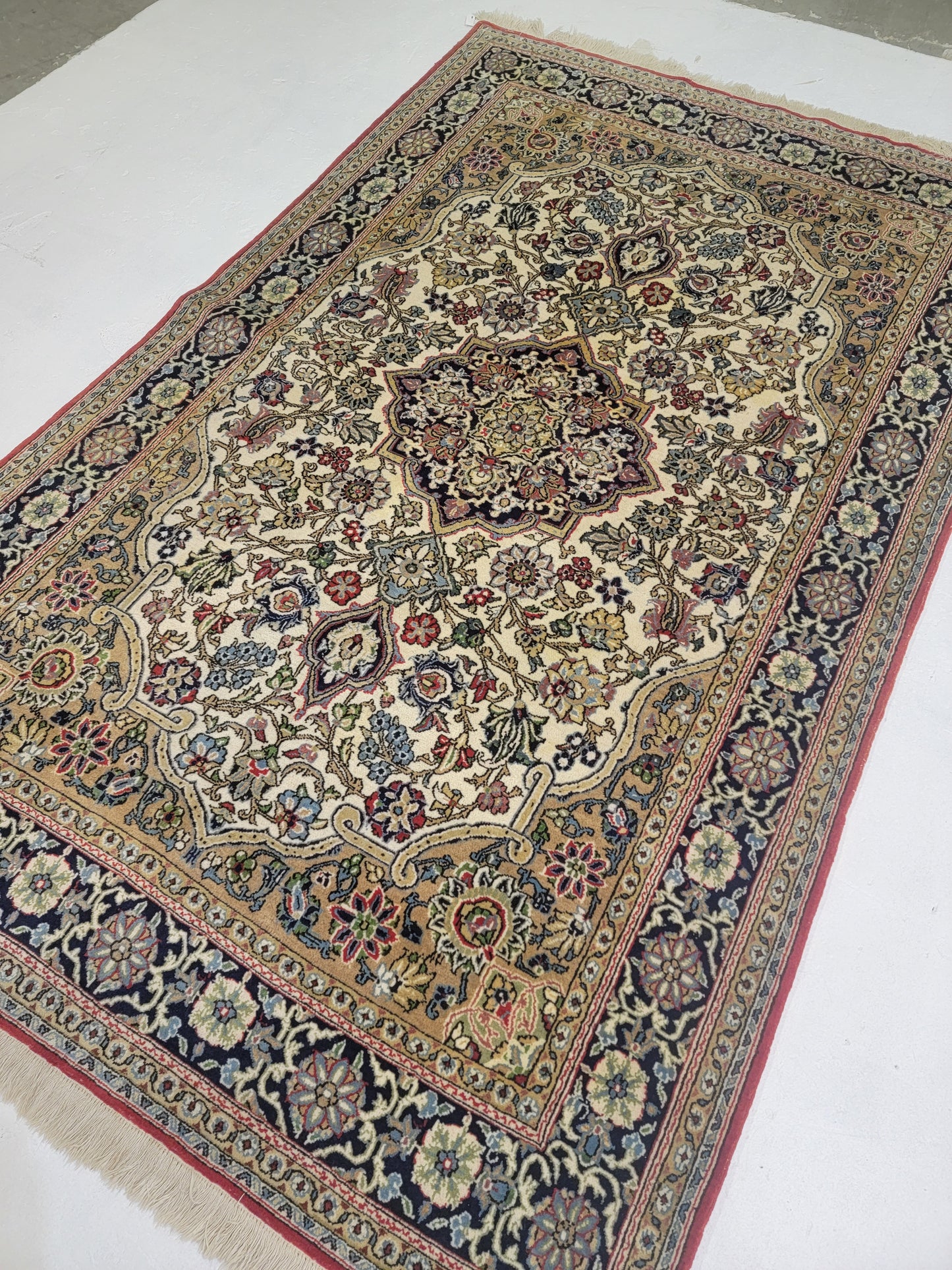 Hand-Knotted Wool Rug Qum 4'7" x 7'5"