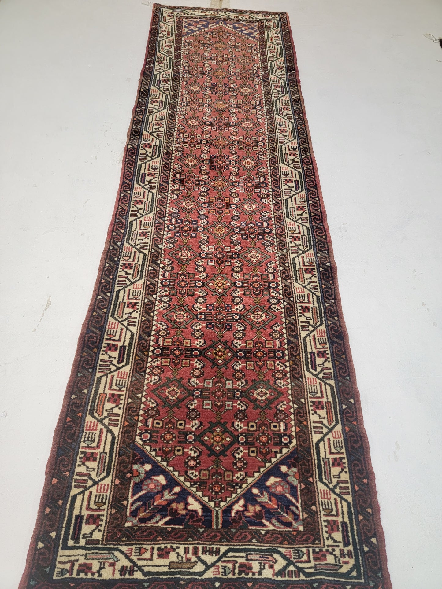 Hand-Knotted Wool Gallery Size Hosseinabad 2'7" x 9'6"