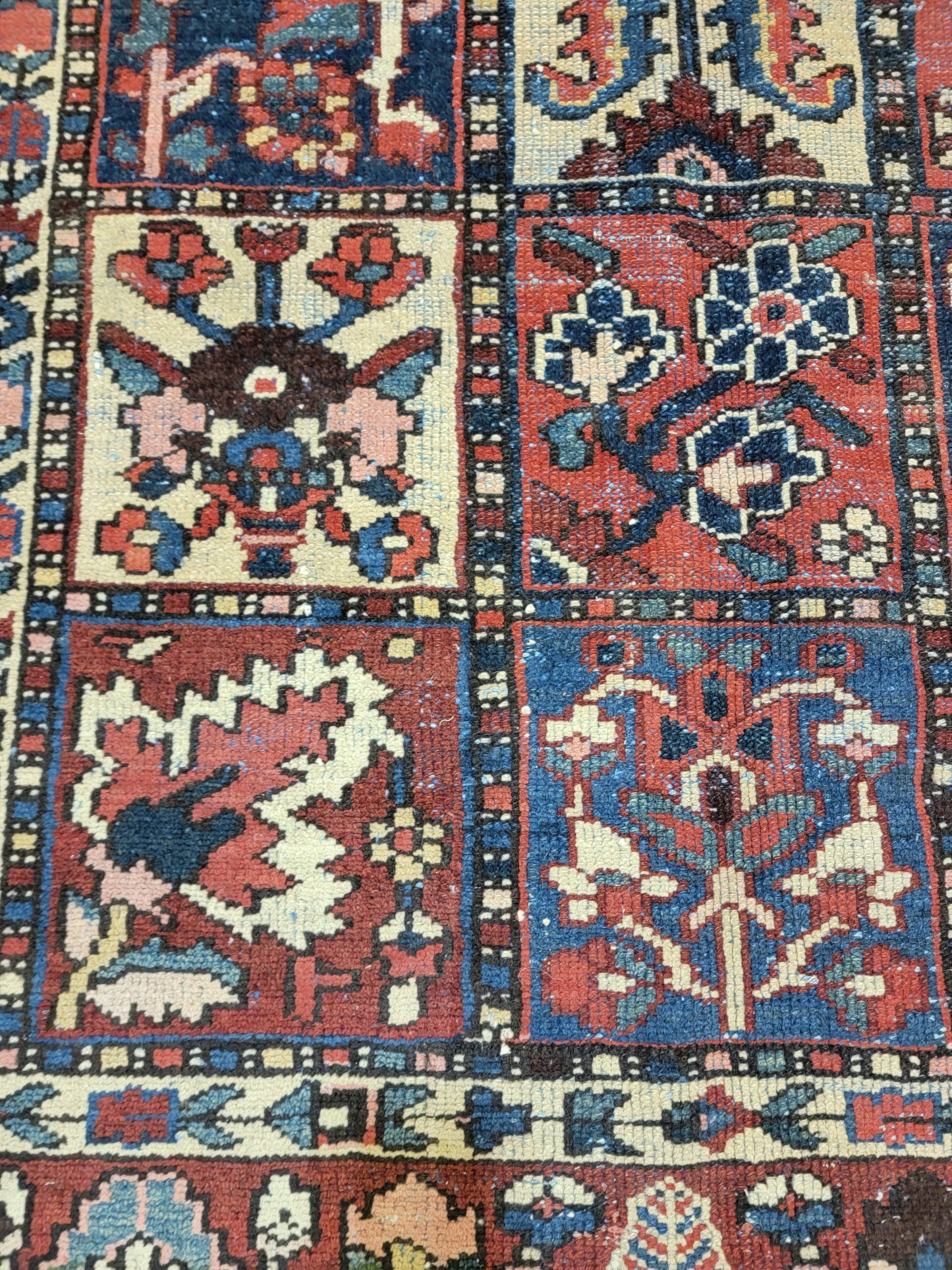 Hand-Knotted Wool Rug Bakhtiari 9'7" x 12'6"