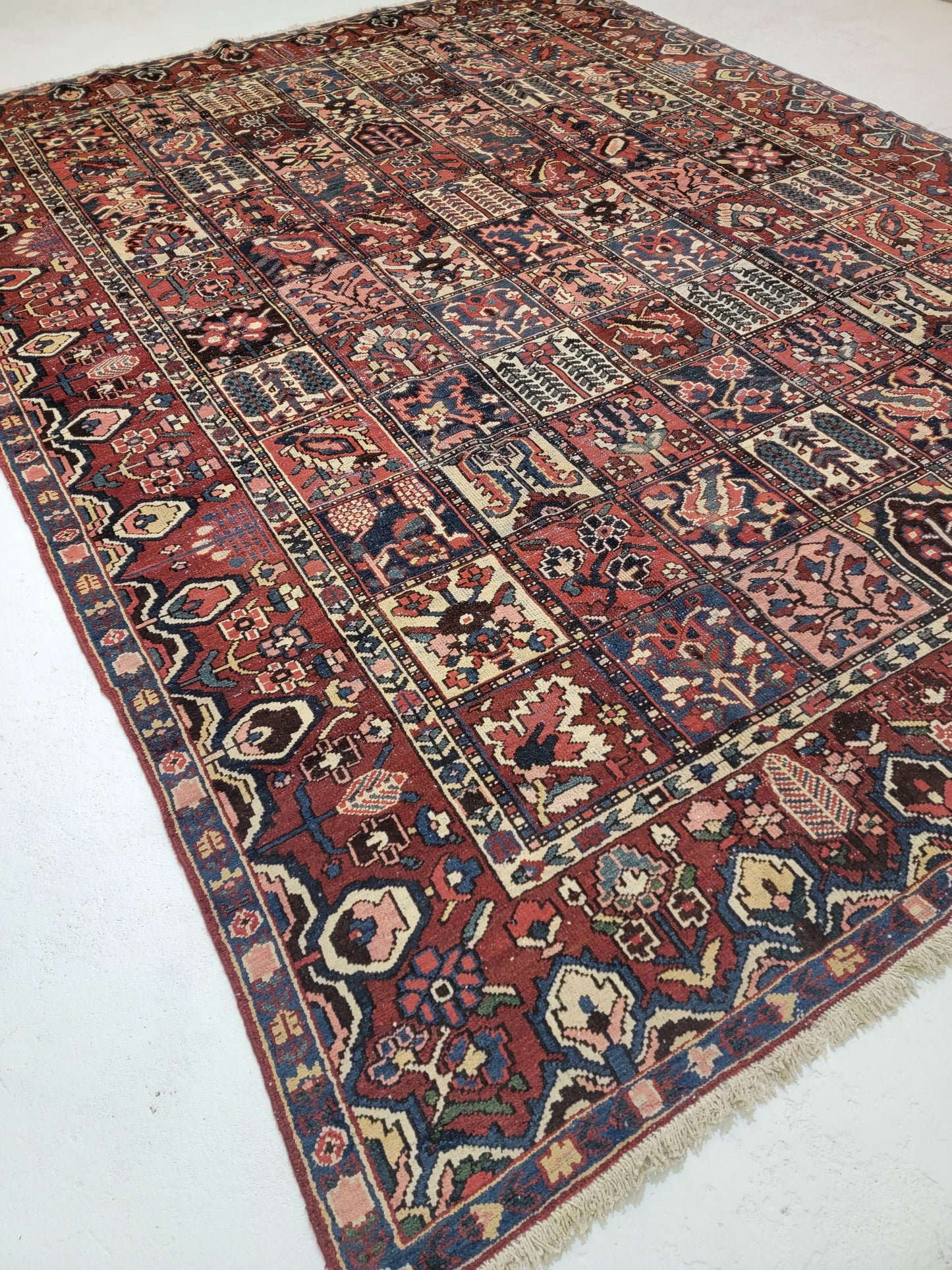Hand-Knotted Wool Rug Bakhtiari 9'7" x 12'6"