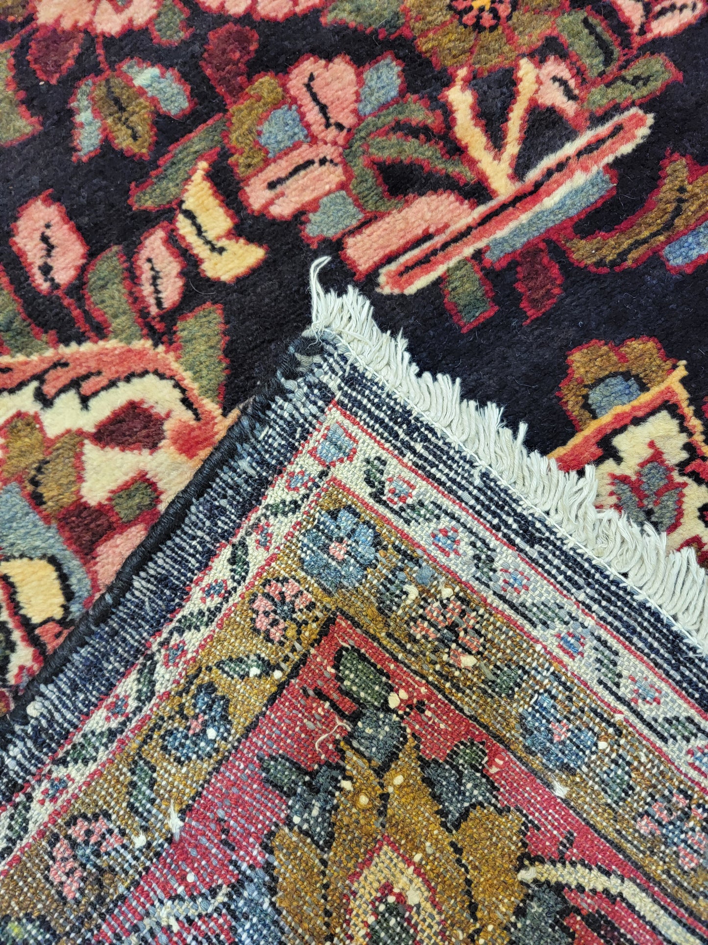 Hand-Knotted Wool Rug Mahal 6'9" x 10'