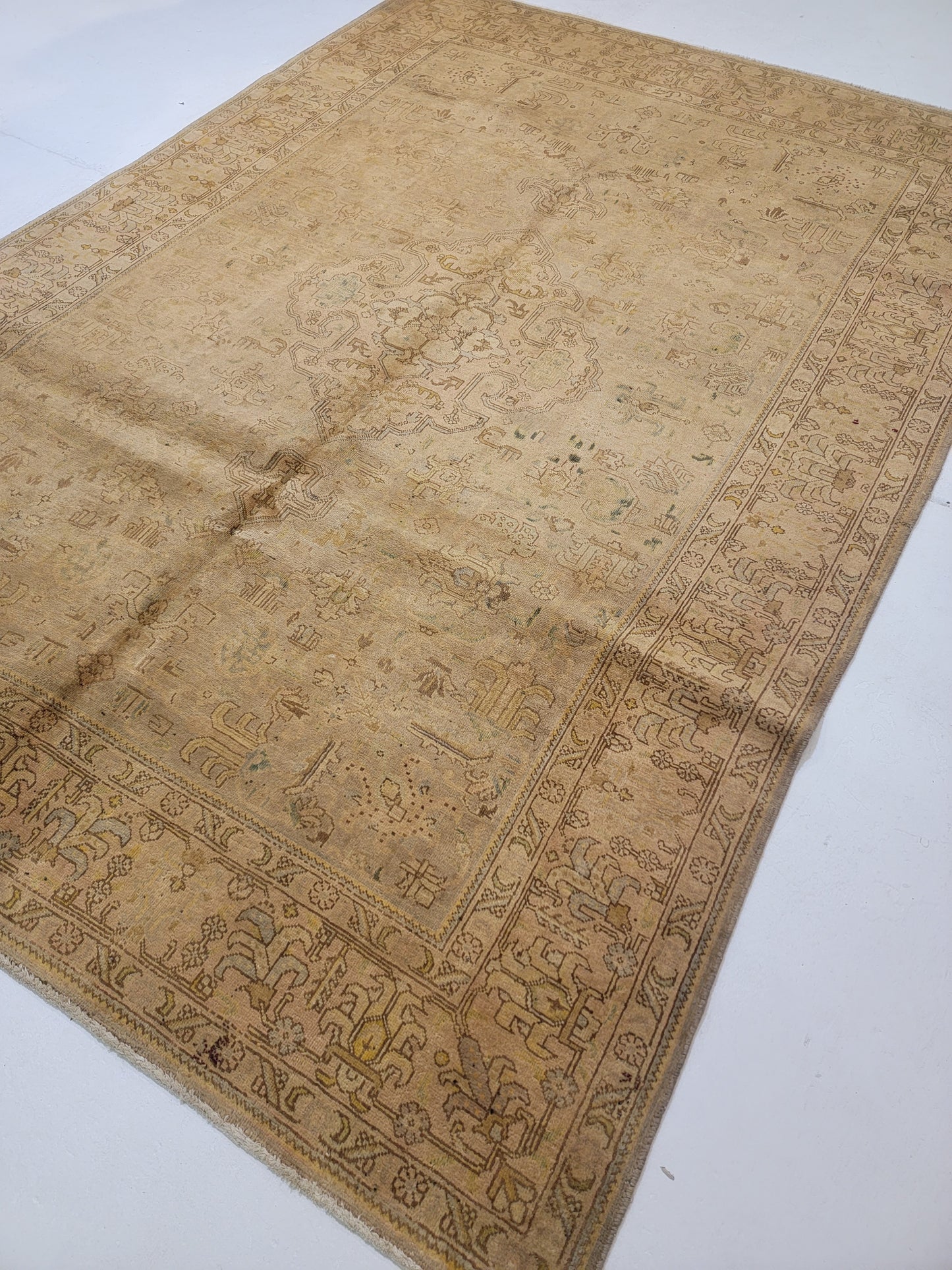 Hand-Knotted Wool Rug Tabriz 6'9" x 9'7"