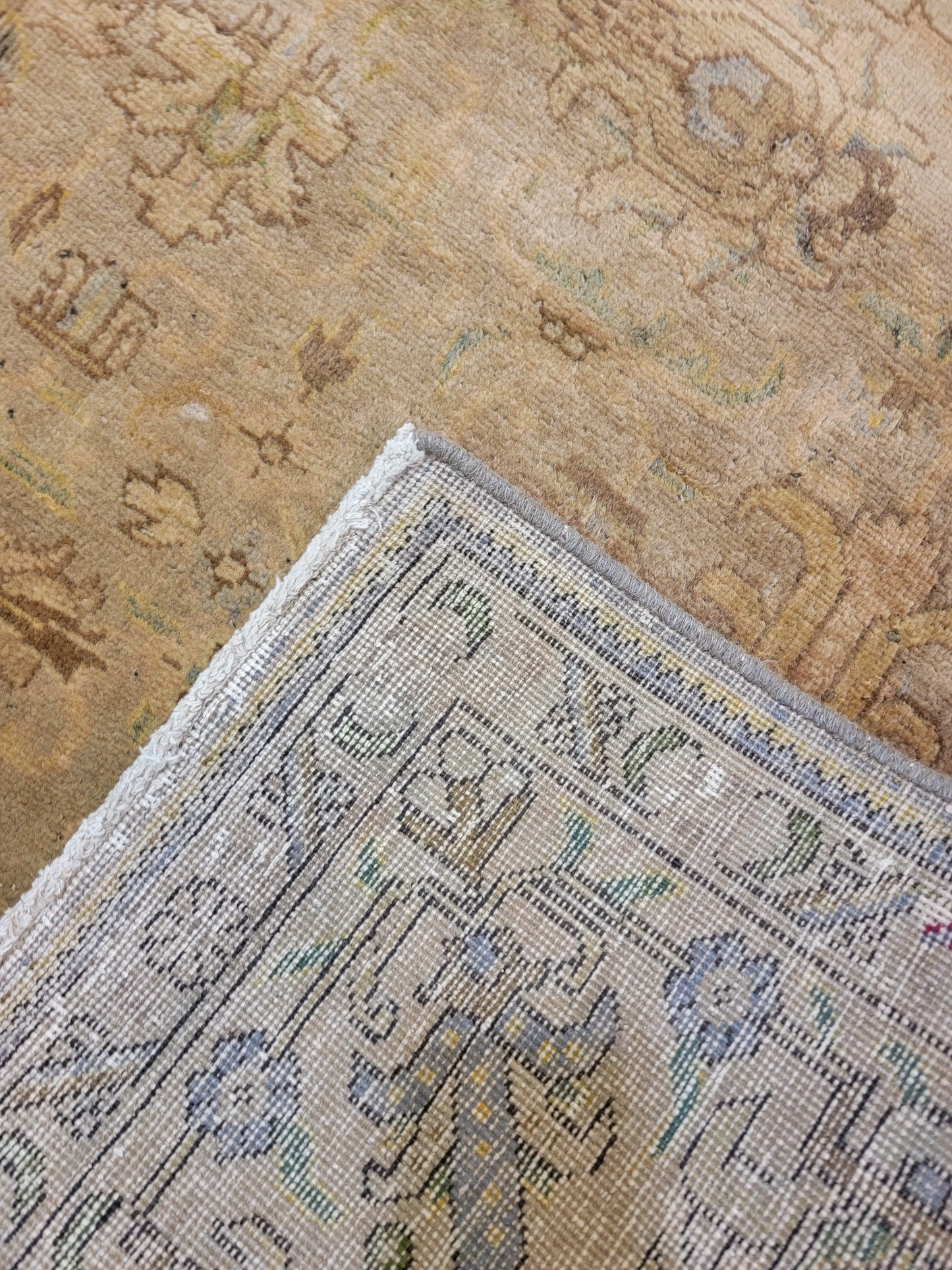 Hand-Knotted Wool Rug Tabriz 6'9" x 9'7"