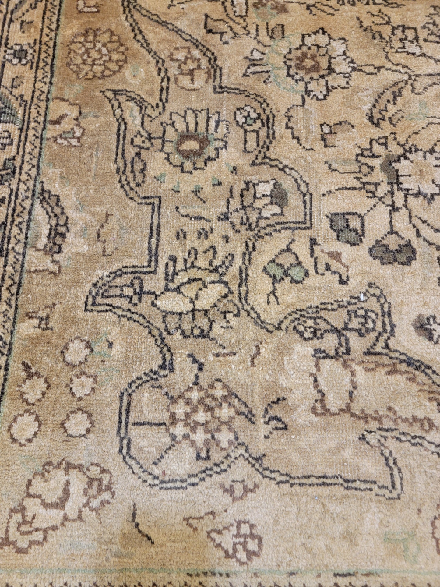 Hand-Knotted Wool Rug Tabriz 6'10" x 9'5"