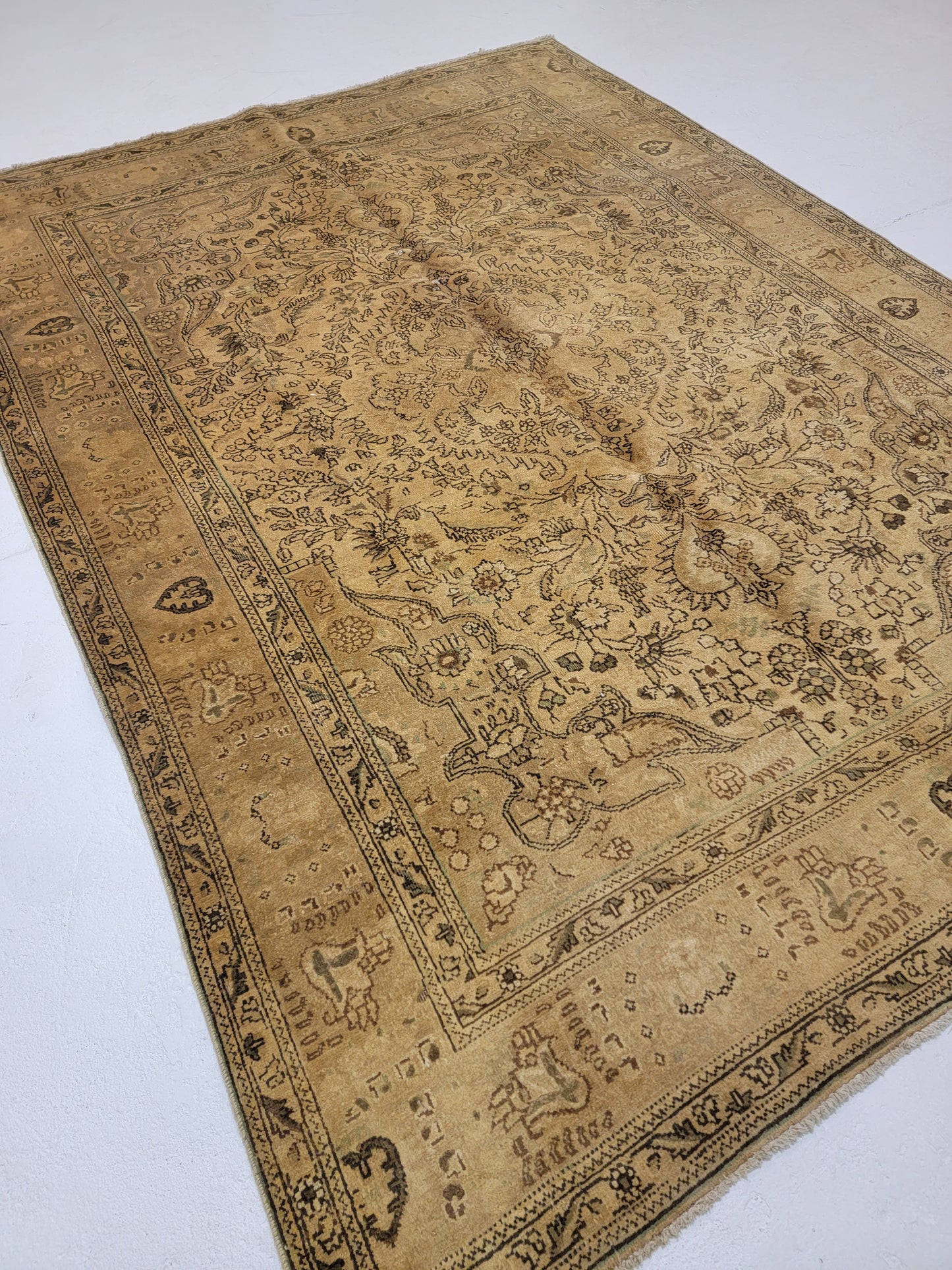 Hand-Knotted Wool Rug Tabriz 6'10" x 9'5"