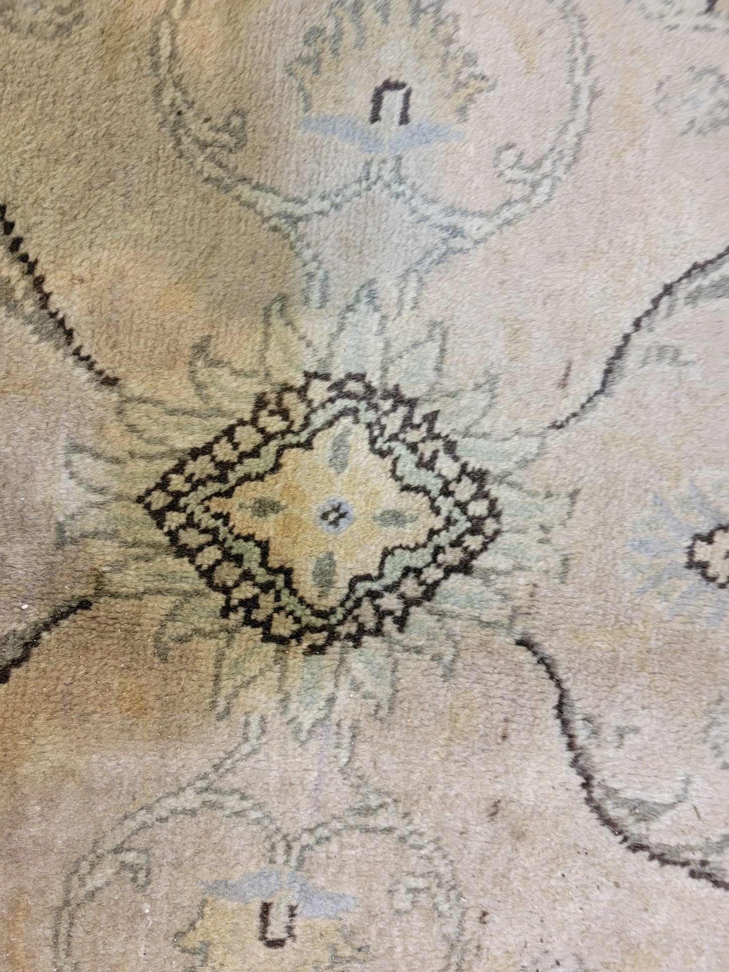 Hand-Knotted Wool Rug Tabriz 9'10" x 13'2"