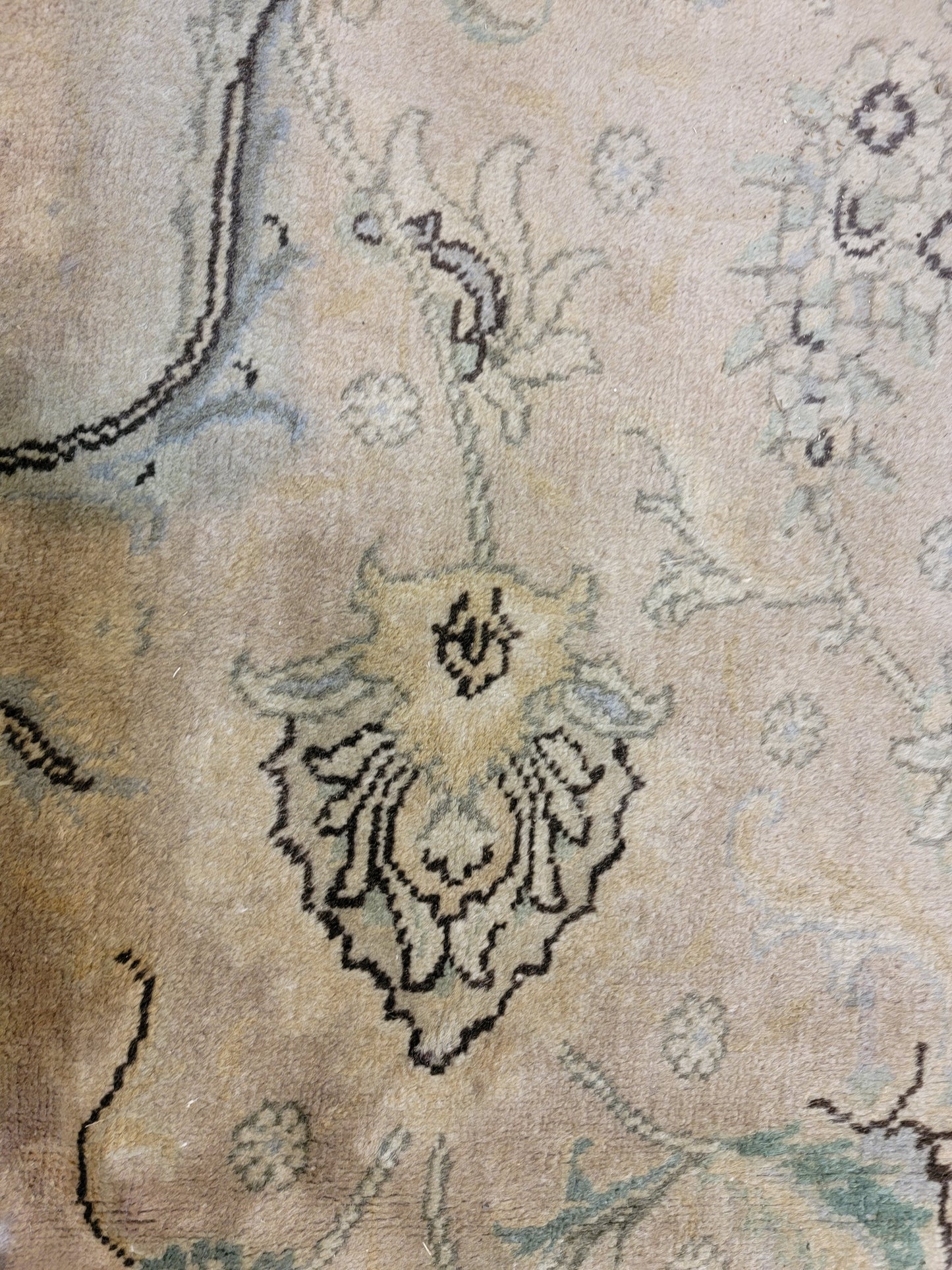 Hand-Knotted Wool Rug Tabriz 9'10" x 13'2"