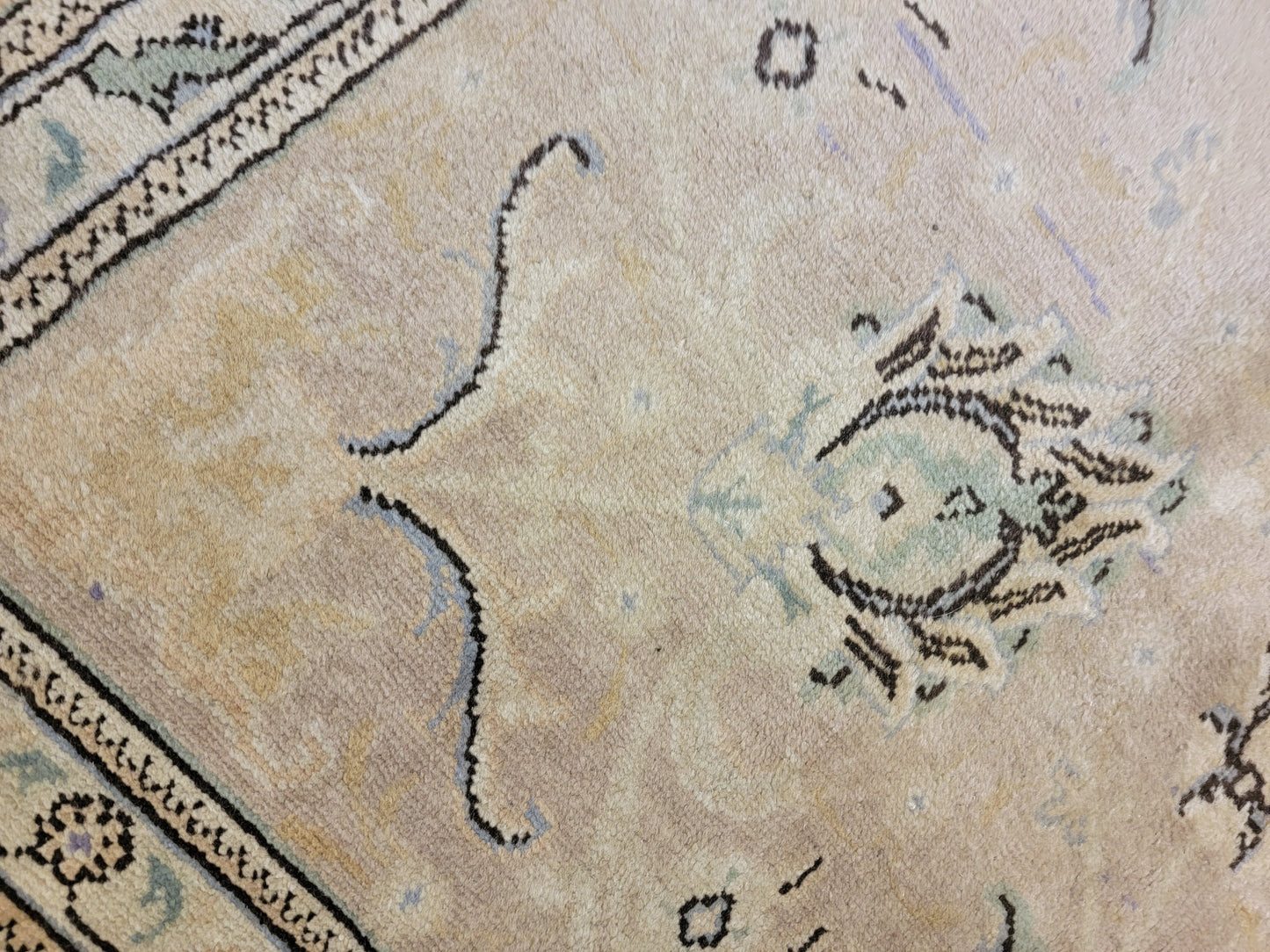 Hand-Knotted Wool Rug Tabriz 9'10" x 13'2"