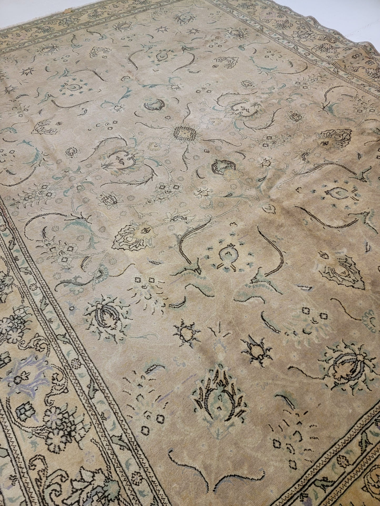 Hand-Knotted Wool Rug Tabriz 9'10" x 13'2"
