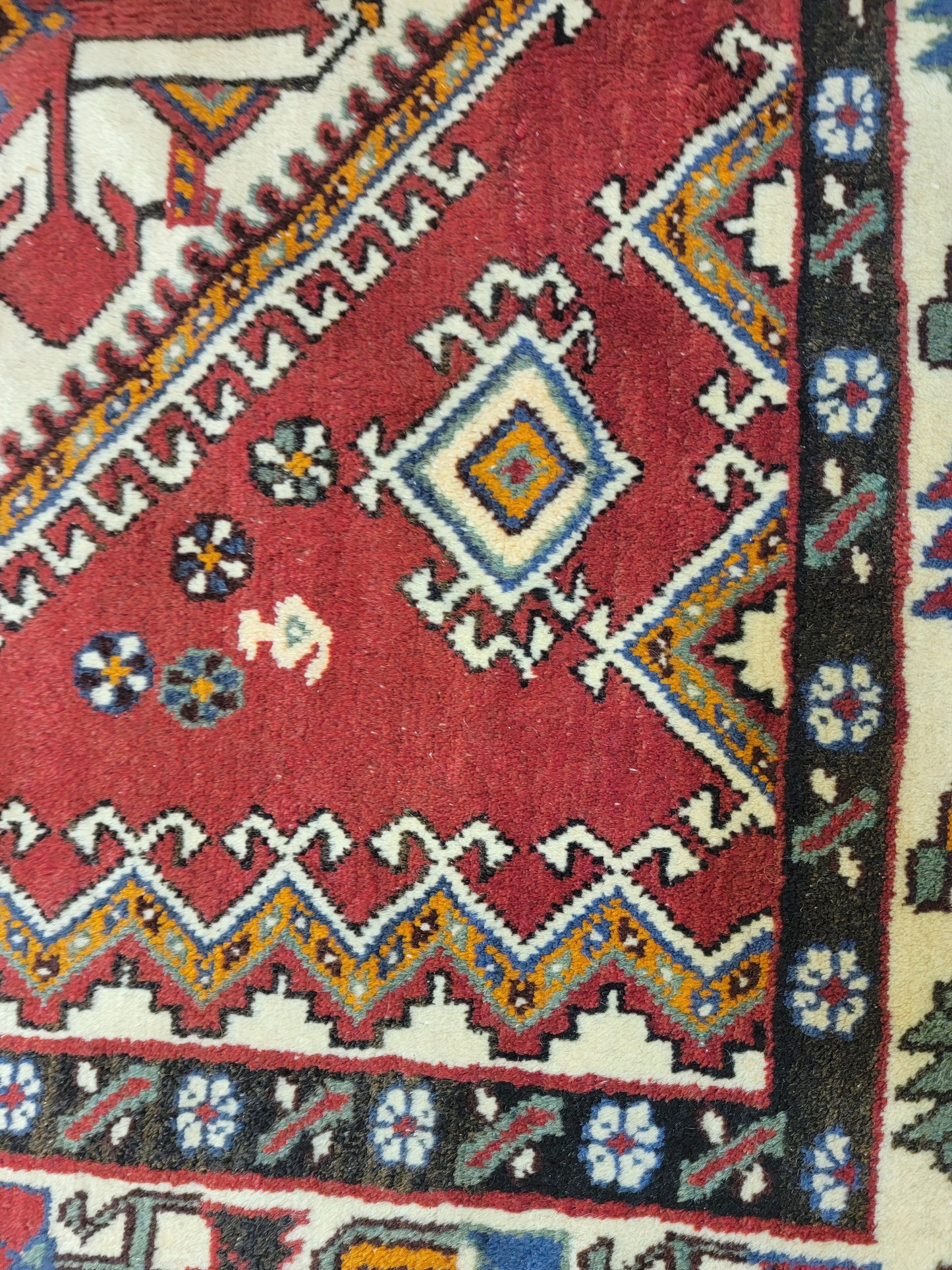 Hand-Knotted Wool Gallery Size Bakhtiari 5'2" x 9'9"