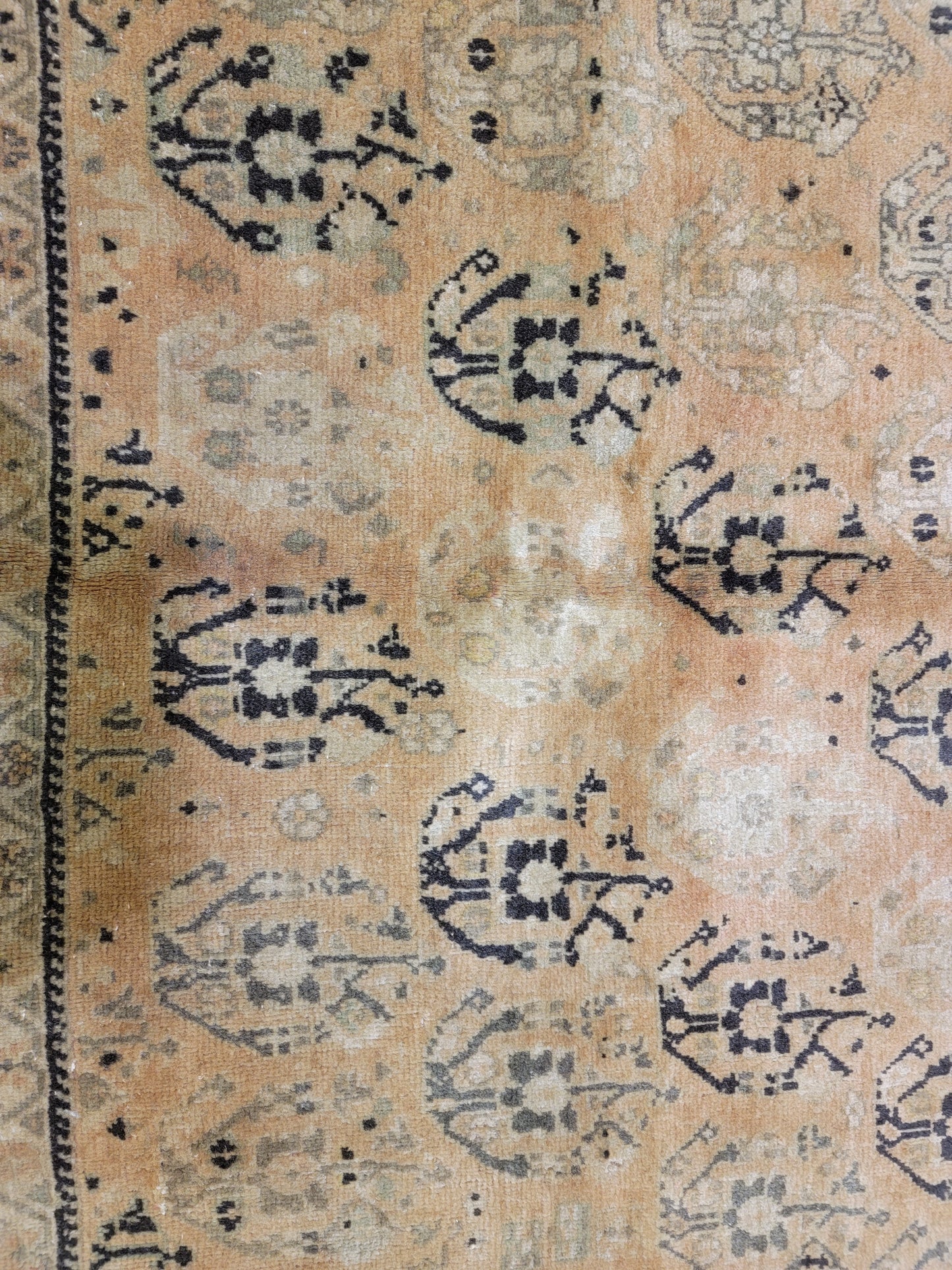 Hand-Knotted Wool Rug Shiraz 5'2" x 7'10"