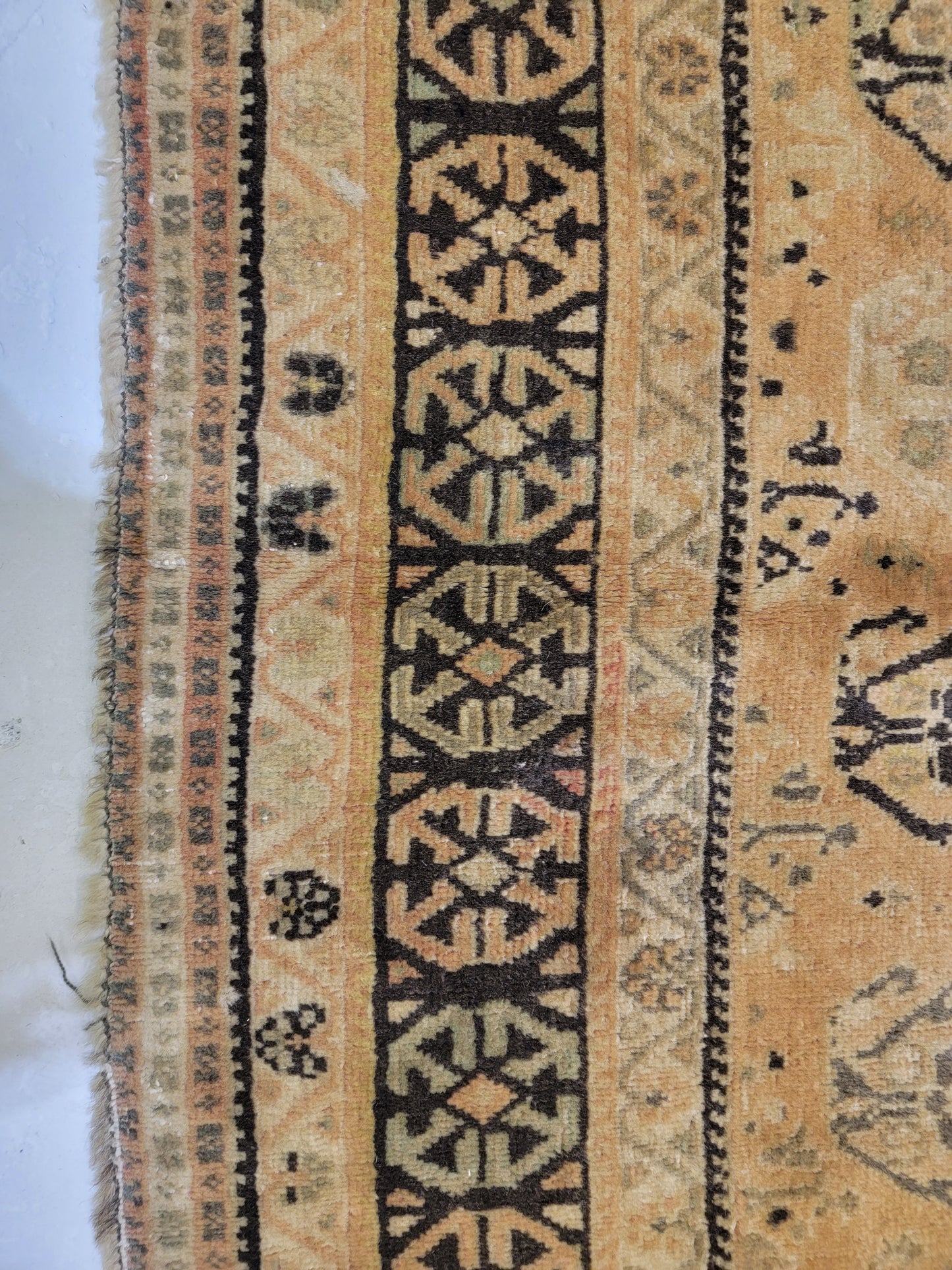 Hand-Knotted Wool Rug Shiraz 5'2" x 7'10"