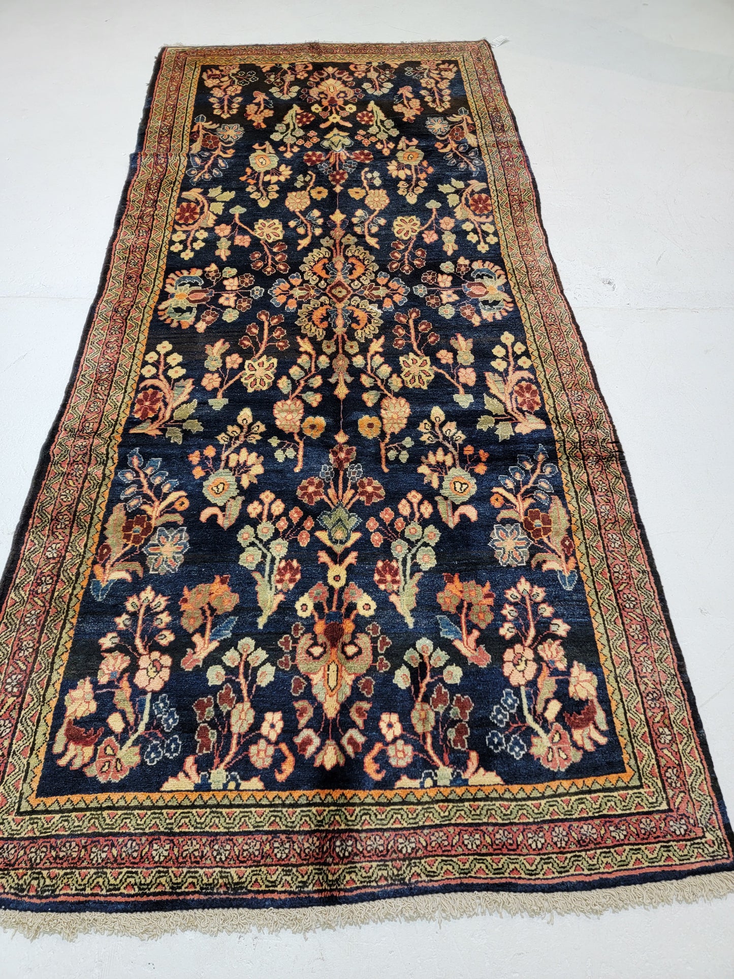 Hand-Knotted Wool Gallery Size Arak 4'6" x 9'10"